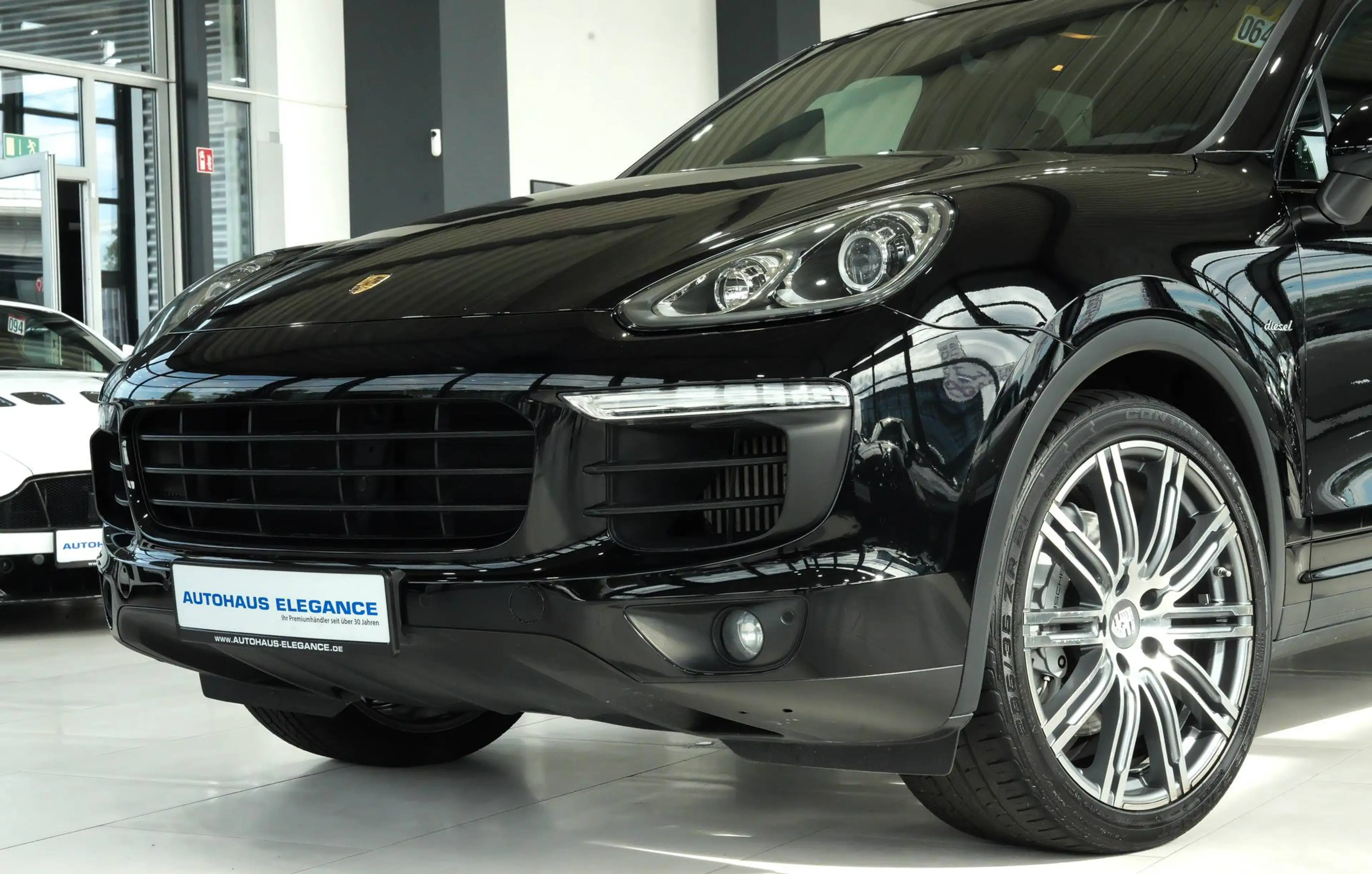 Porsche Cayenne S*LUFTFED*KAMERA*PANO*LM"21"*8-WEGE* — photo 9