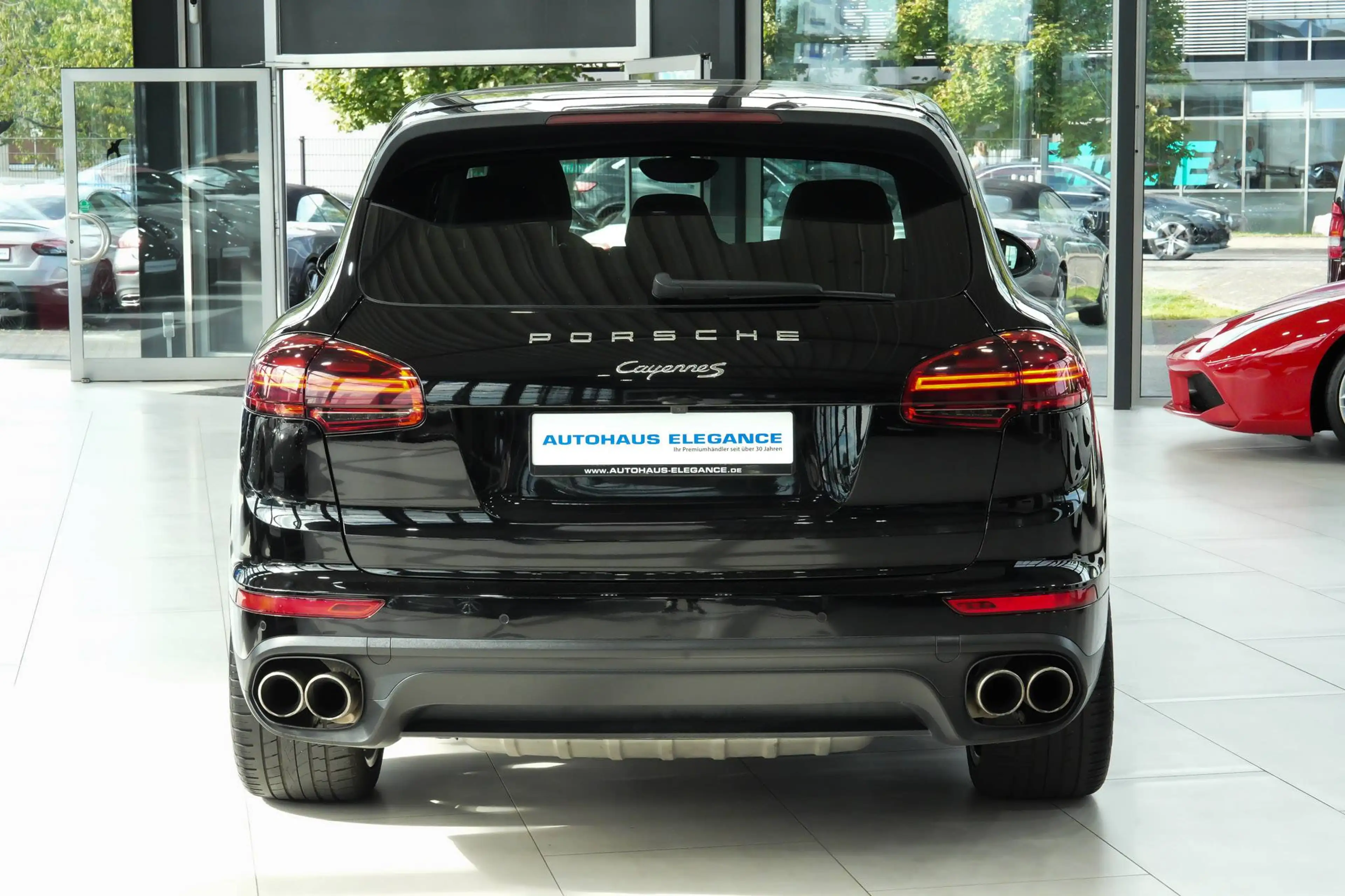 Porsche Cayenne S*LUFTFED*KAMERA*PANO*LM"21"*8-WEGE* — photo 6