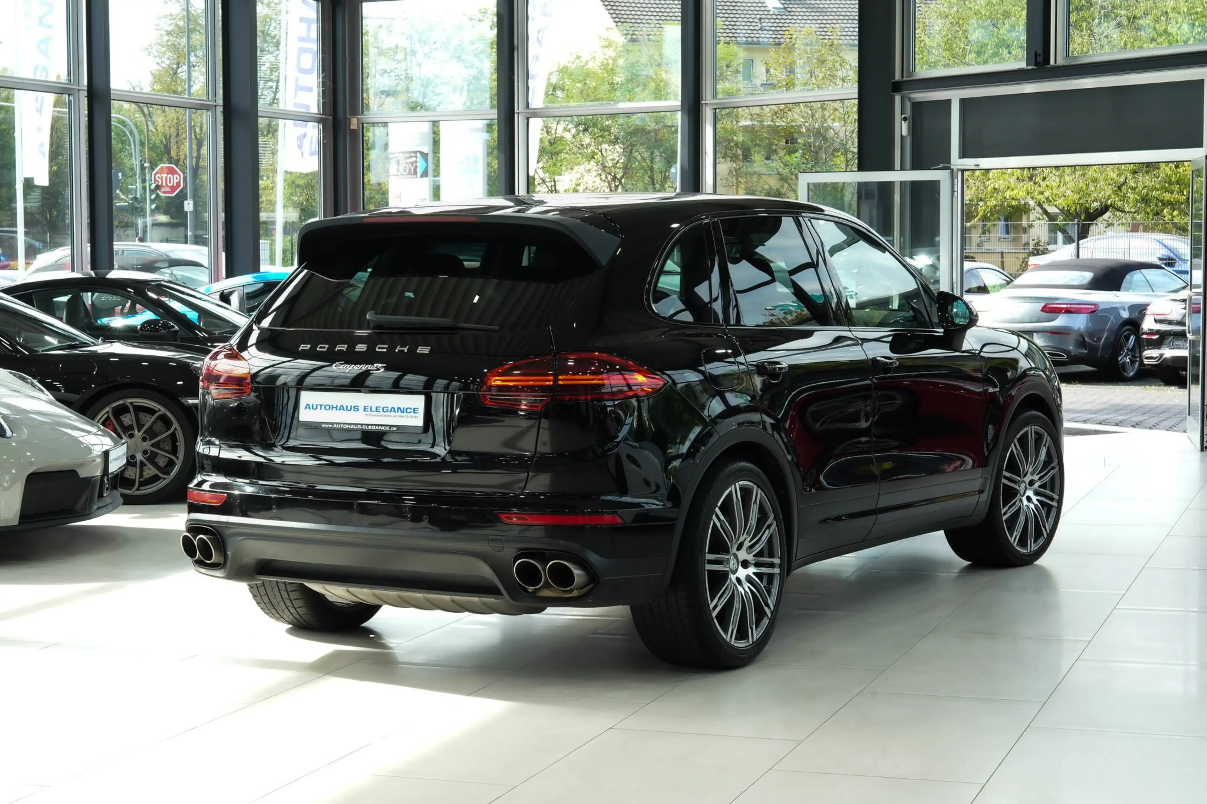 Porsche Cayenne S*LUFTFED*KAMERA*PANO*LM"21"*8-WEGE* — photo 2