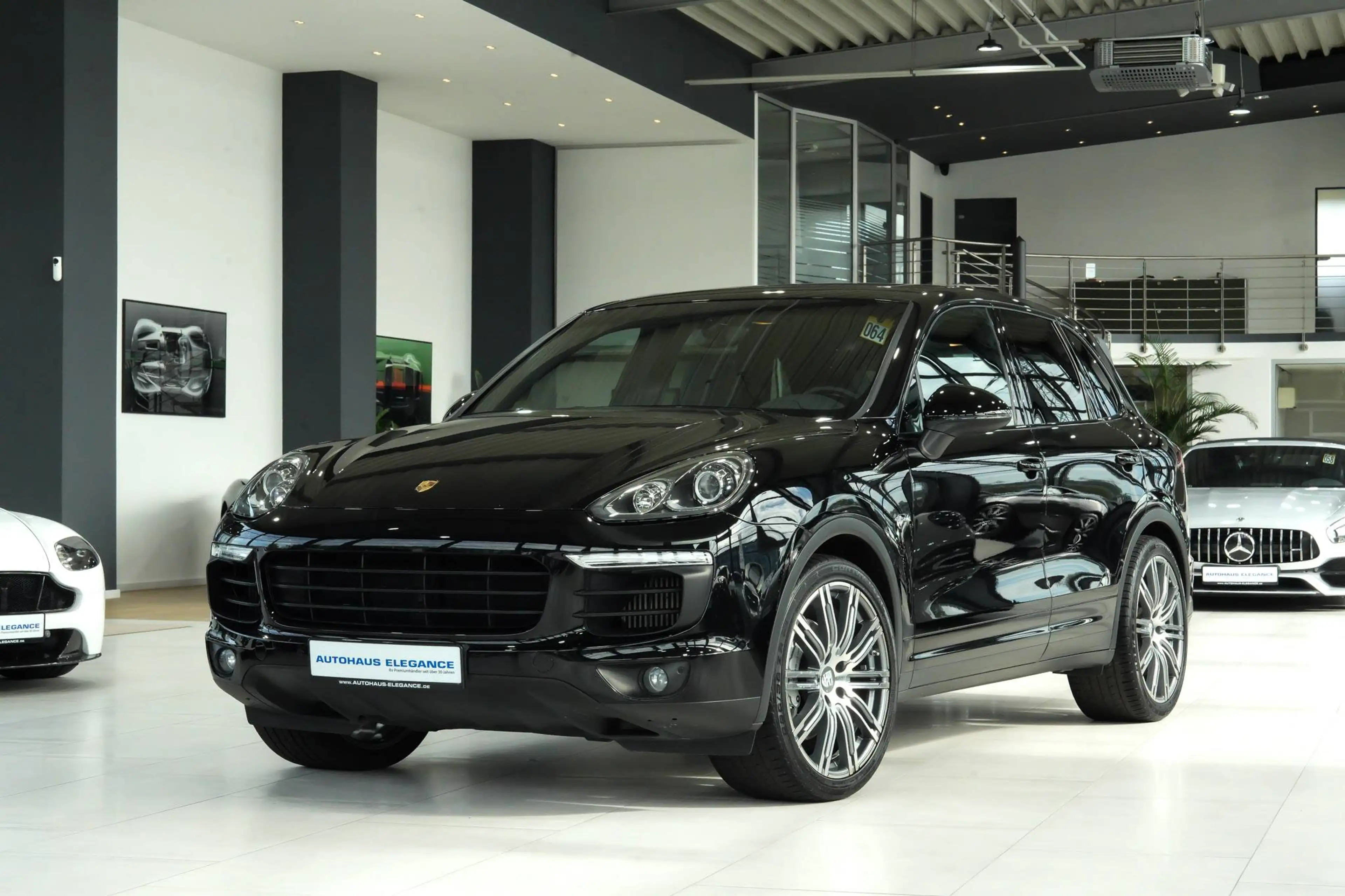 Porsche Cayenne S*LUFTFED*KAMERA*PANO*LM"21"*8-WEGE*