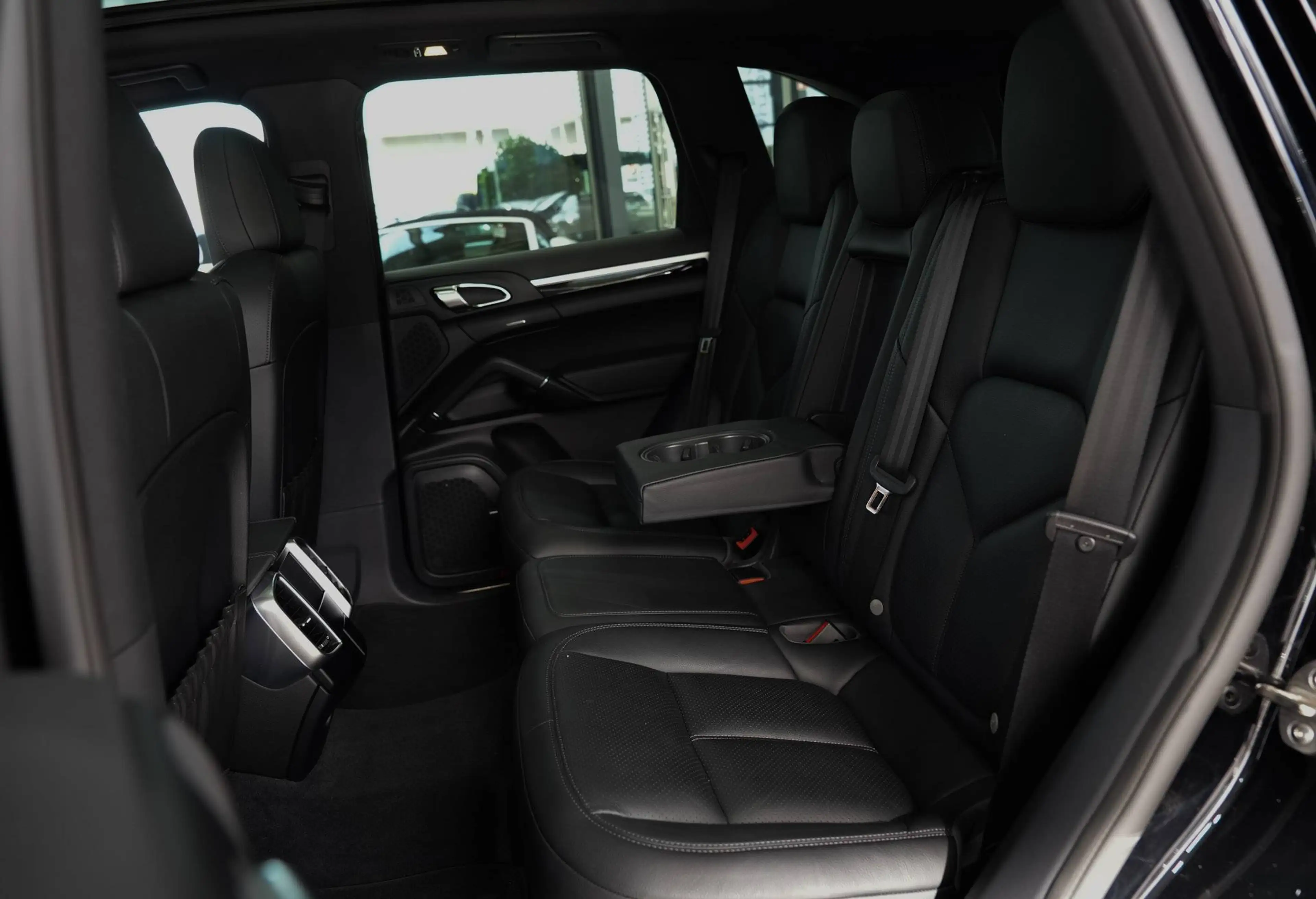 Porsche Cayenne S*LUFTFED*KAMERA*PANO*LM"21"*8-WEGE* — photo 14