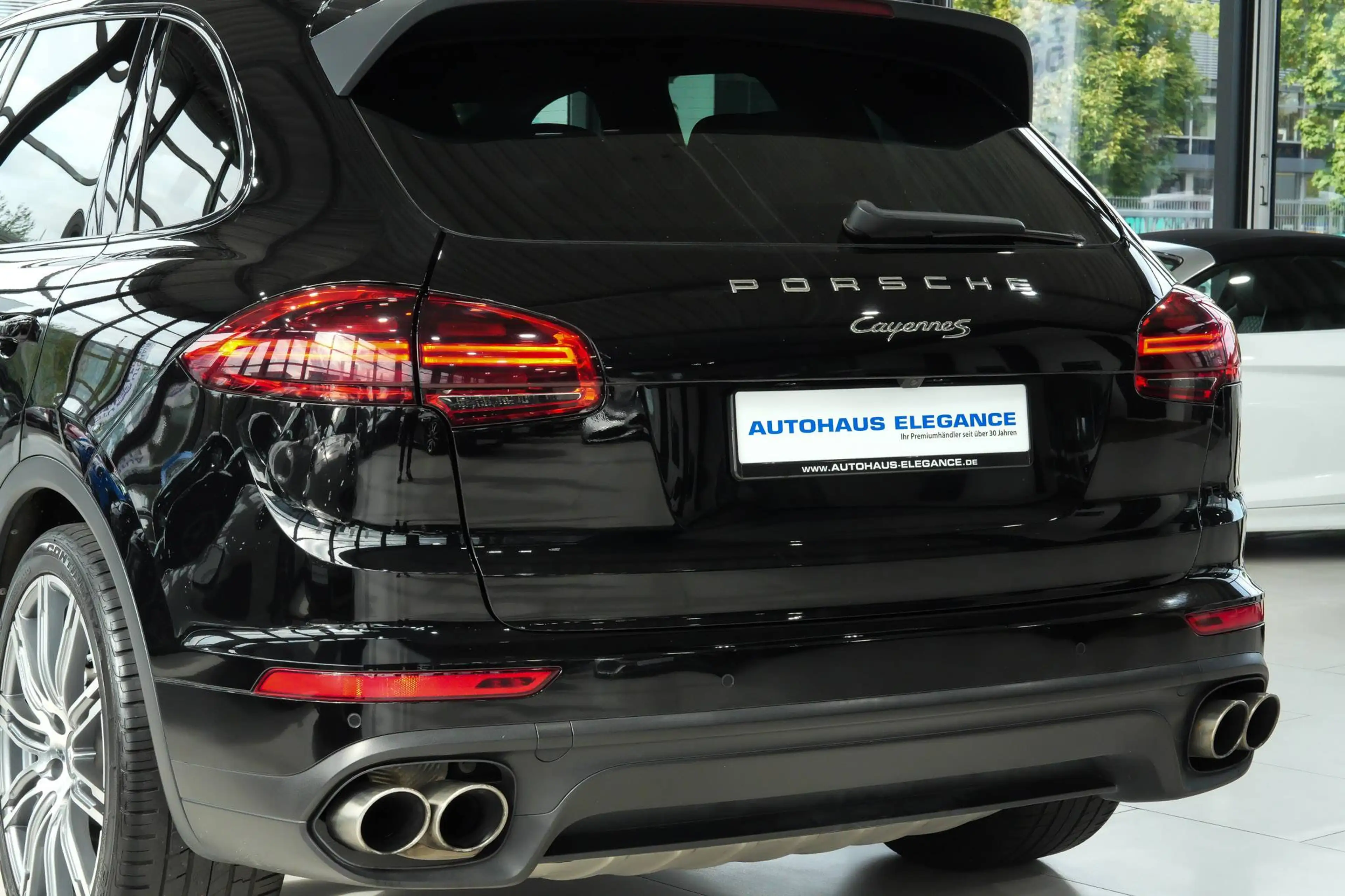 Porsche Cayenne S*LUFTFED*KAMERA*PANO*LM"21"*8-WEGE* — photo 10