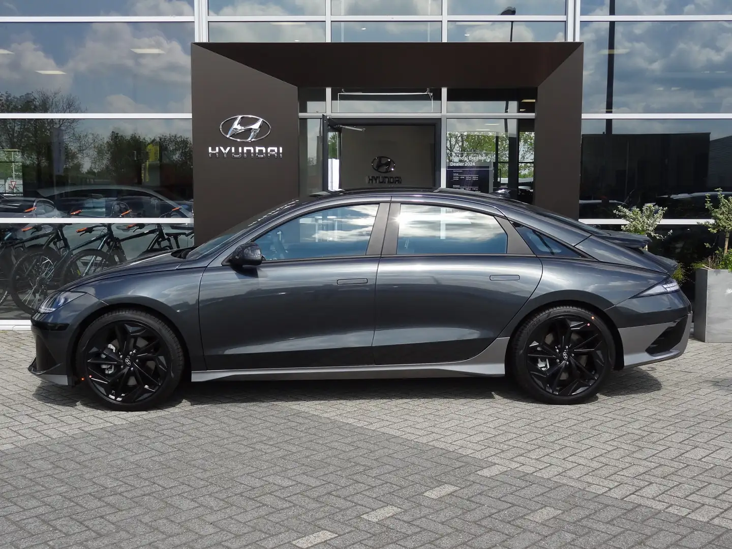 Hyundai IONIQ 6 Style 77 kWh | WARMTEPOMP + V2L | AFN. TREKHAAK | Gris - 2
