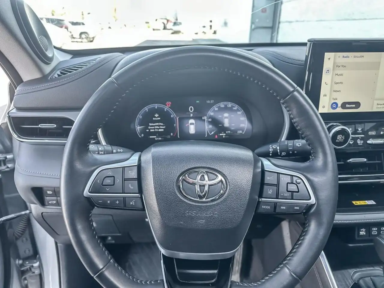 Toyota Highlander снимка Toyota Highlander