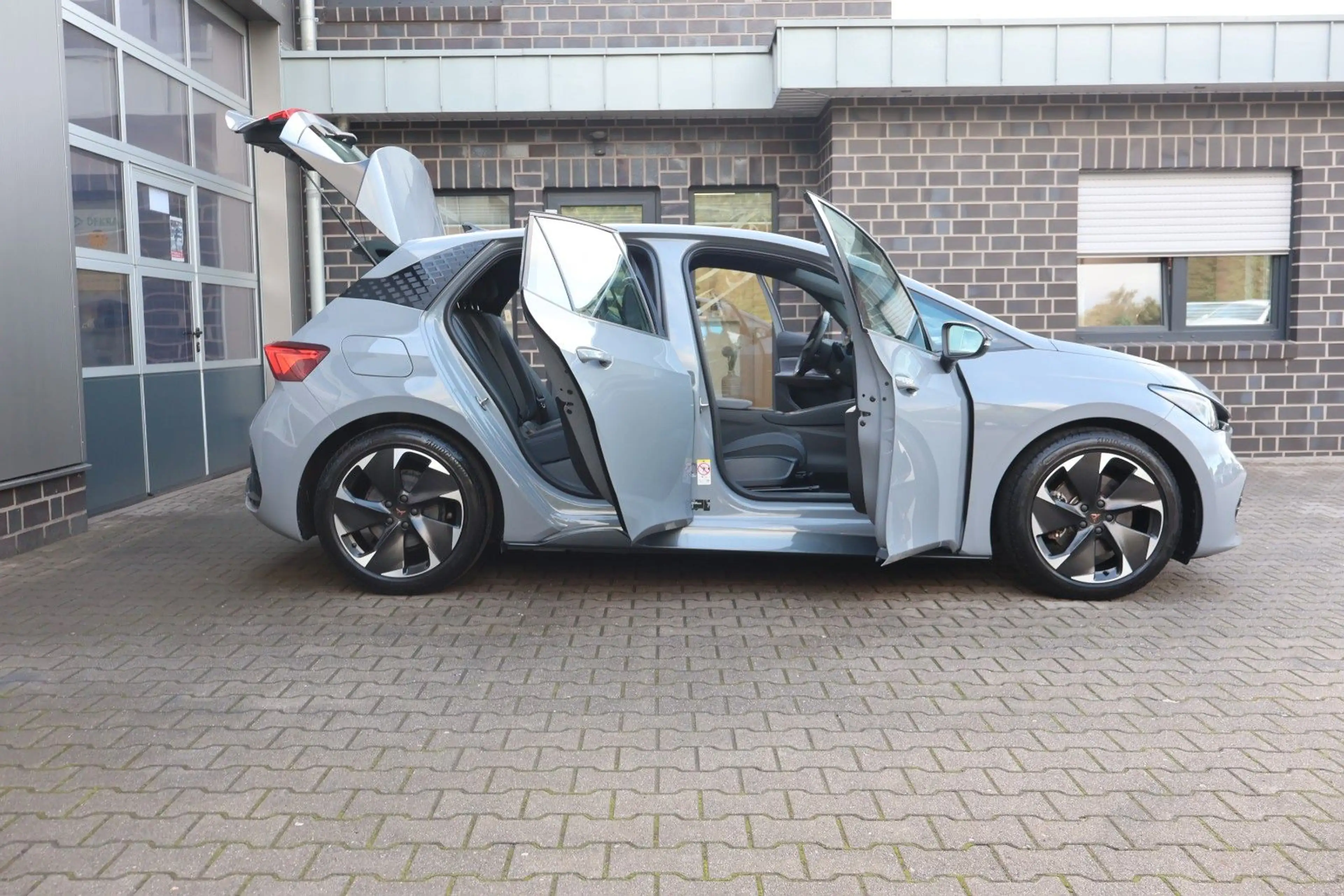 CUPRA Born 170 kW Alu 19 Zoll/Batterie 63 kWh — photo 14