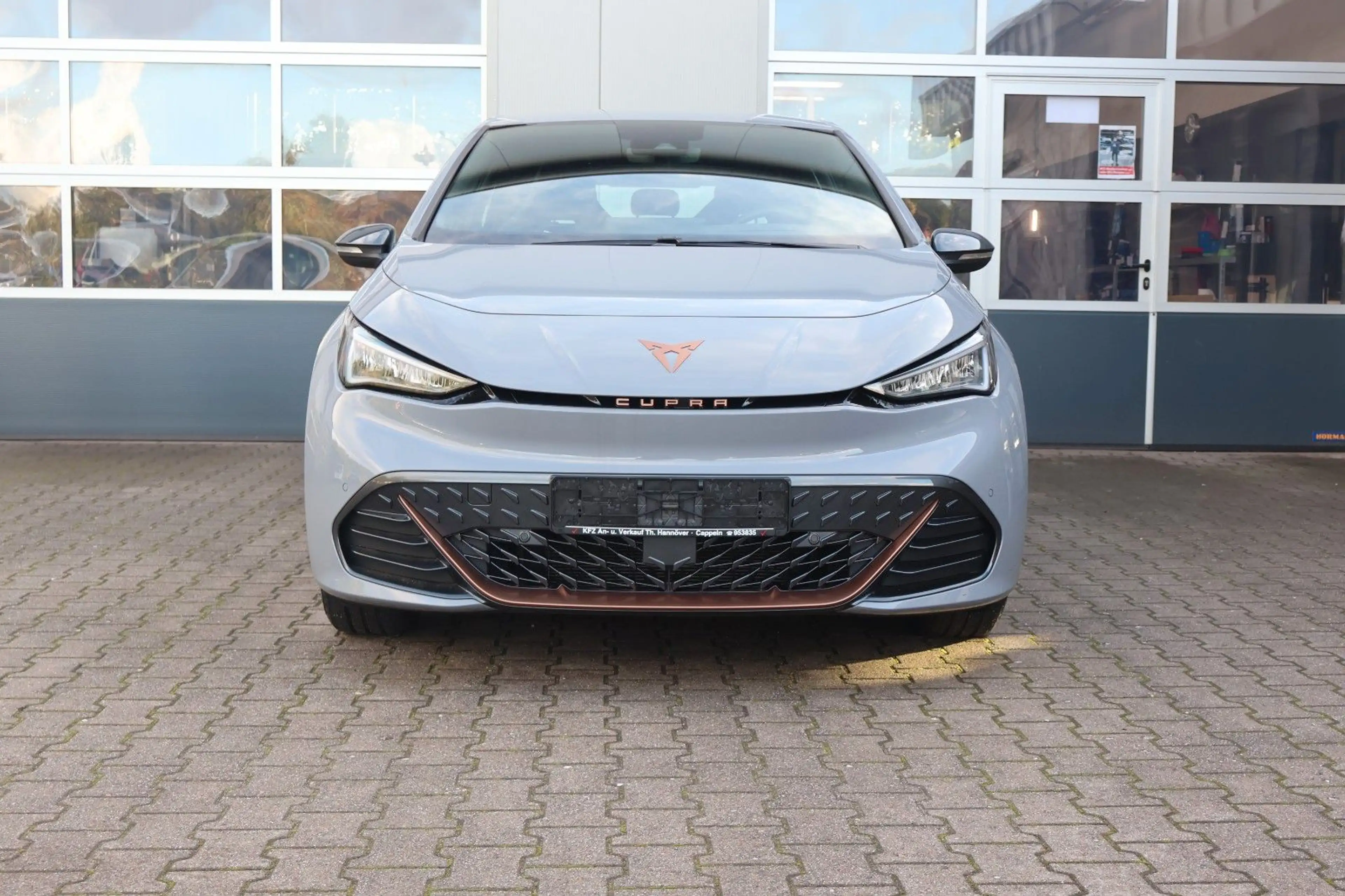 CUPRA Born 170 kW Alu 19 Zoll/Batterie 63 kWh — photo 3
