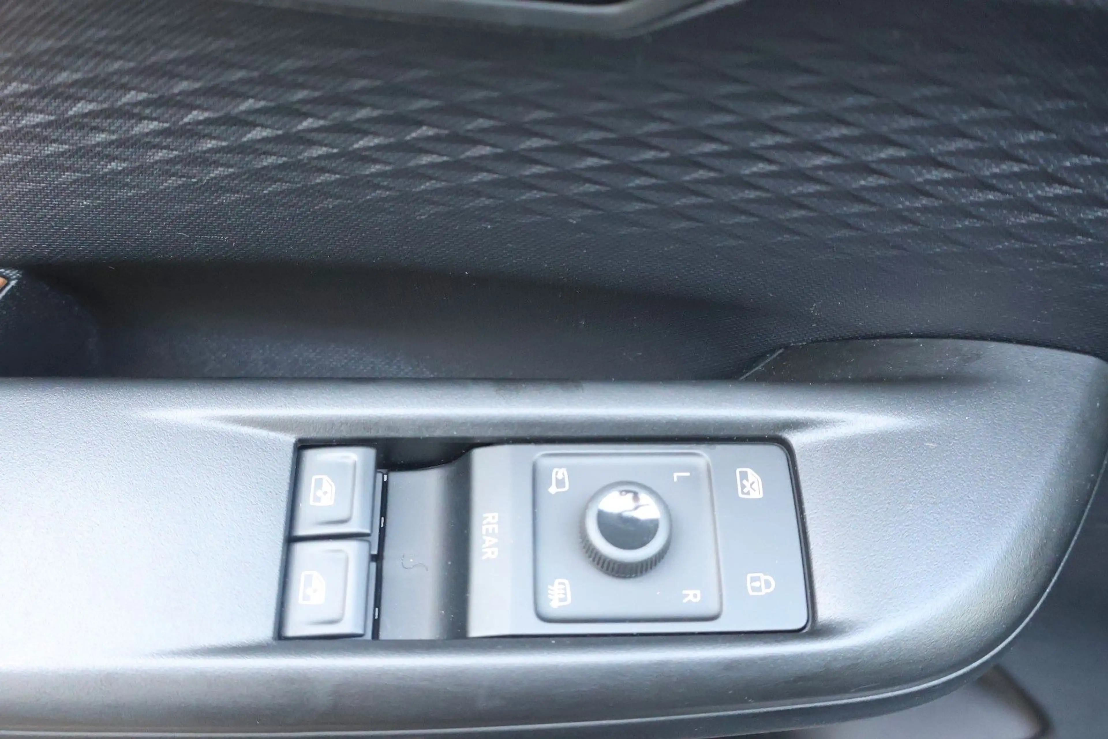 CUPRA Born 170 kW Alu 19 Zoll/Batterie 63 kWh — photo 17