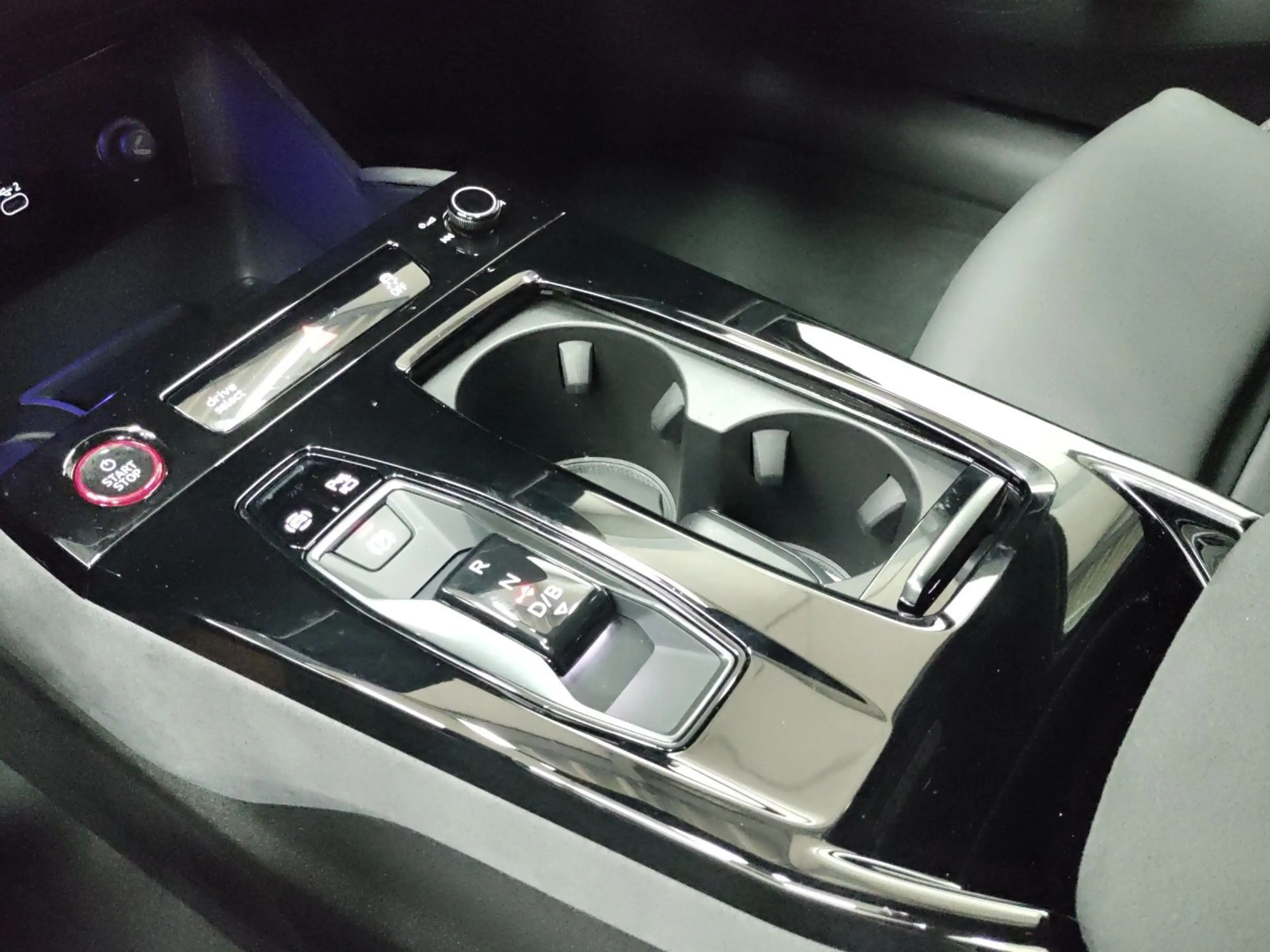Audi A6 e-tron S LINE LM21 AHK OLED VIRT-SPIEGE — photo 11