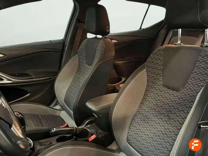 Opel Astra 2020, foto 15