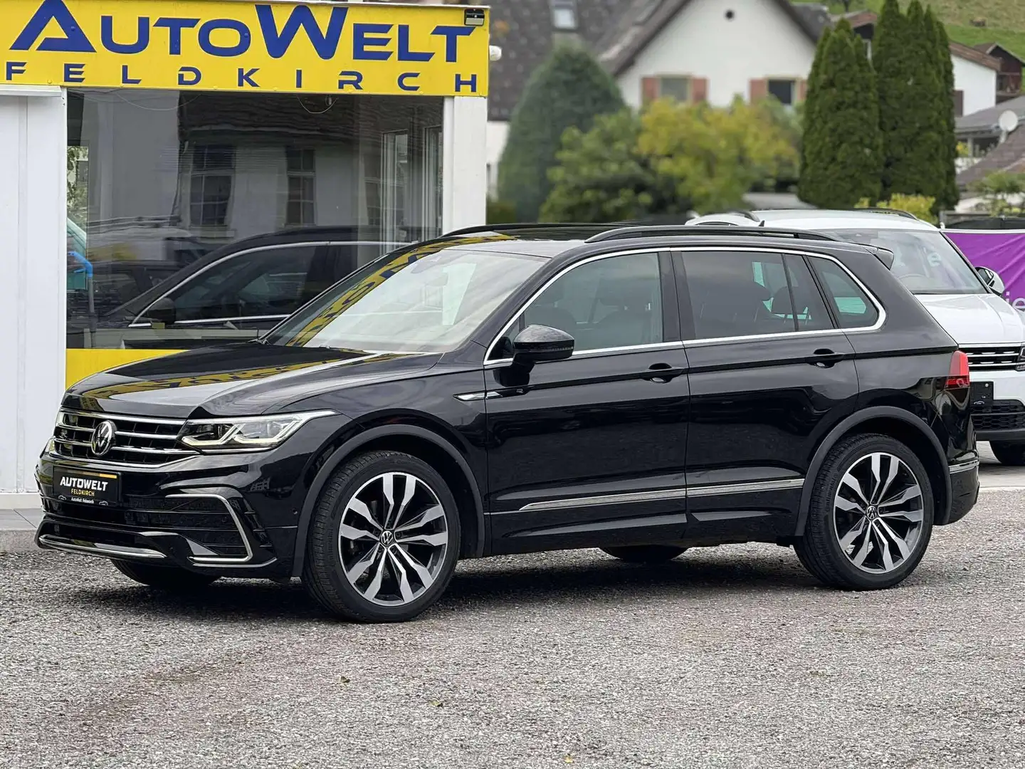 Volkswagen Tiguan R-Line TSI DSG AUTOMATIK *1.HAND *RFK *FACELIFT Schwarz - 1