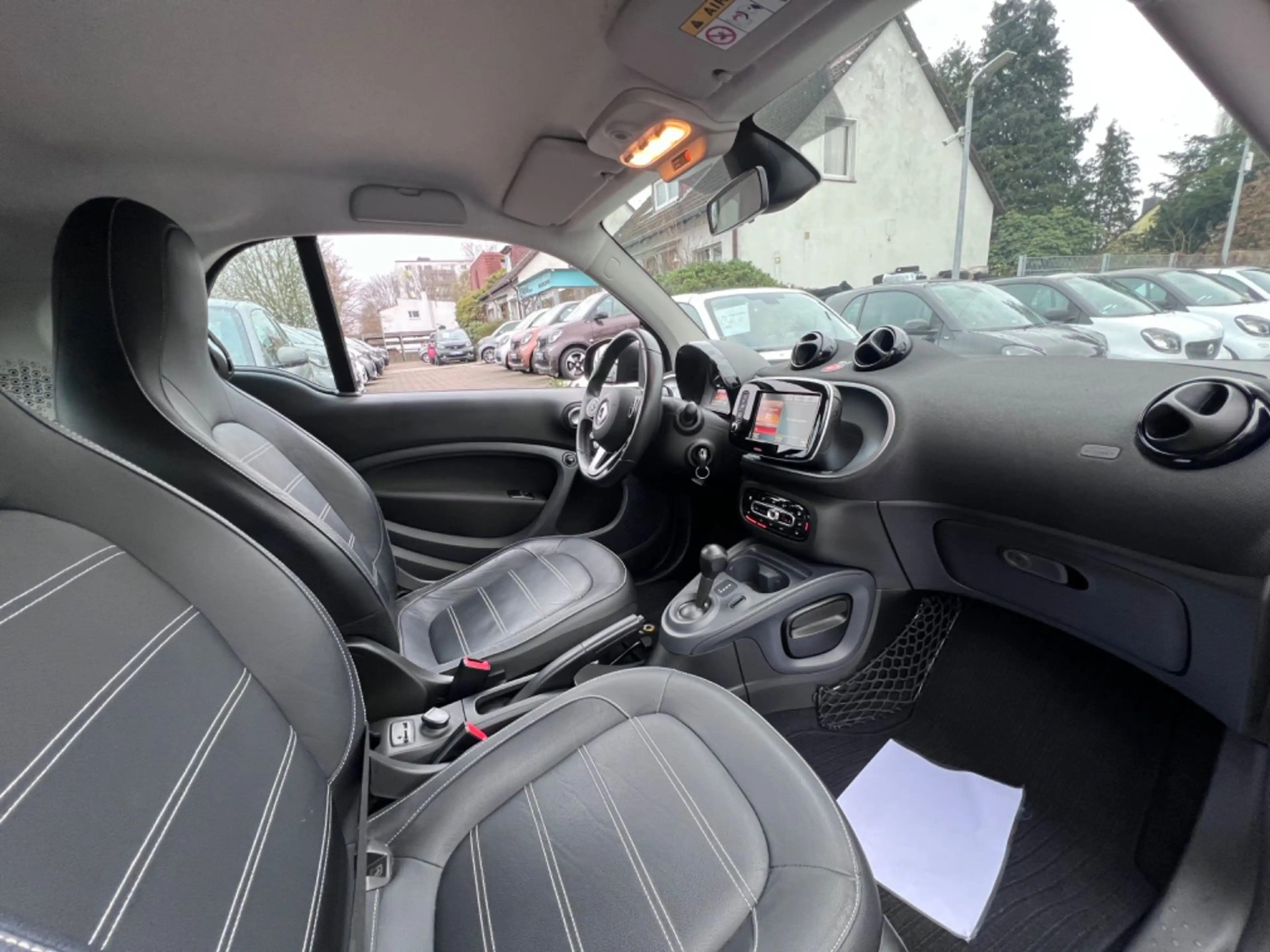 smart forTwo *PRIME*NAVI*LEDER*SITZHEIZUNG*90PS*SPORT* — photo 14
