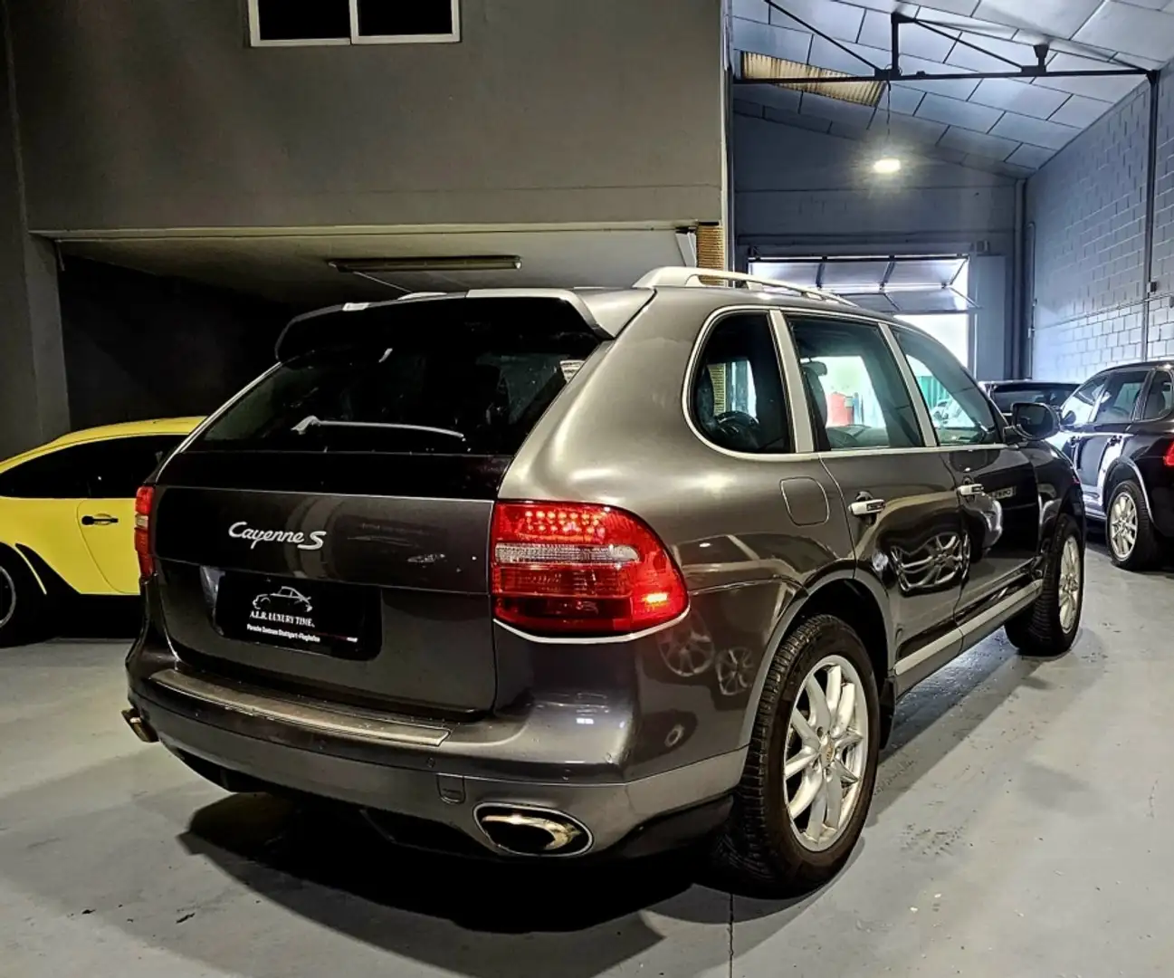 Porsche Cayenne S - 2