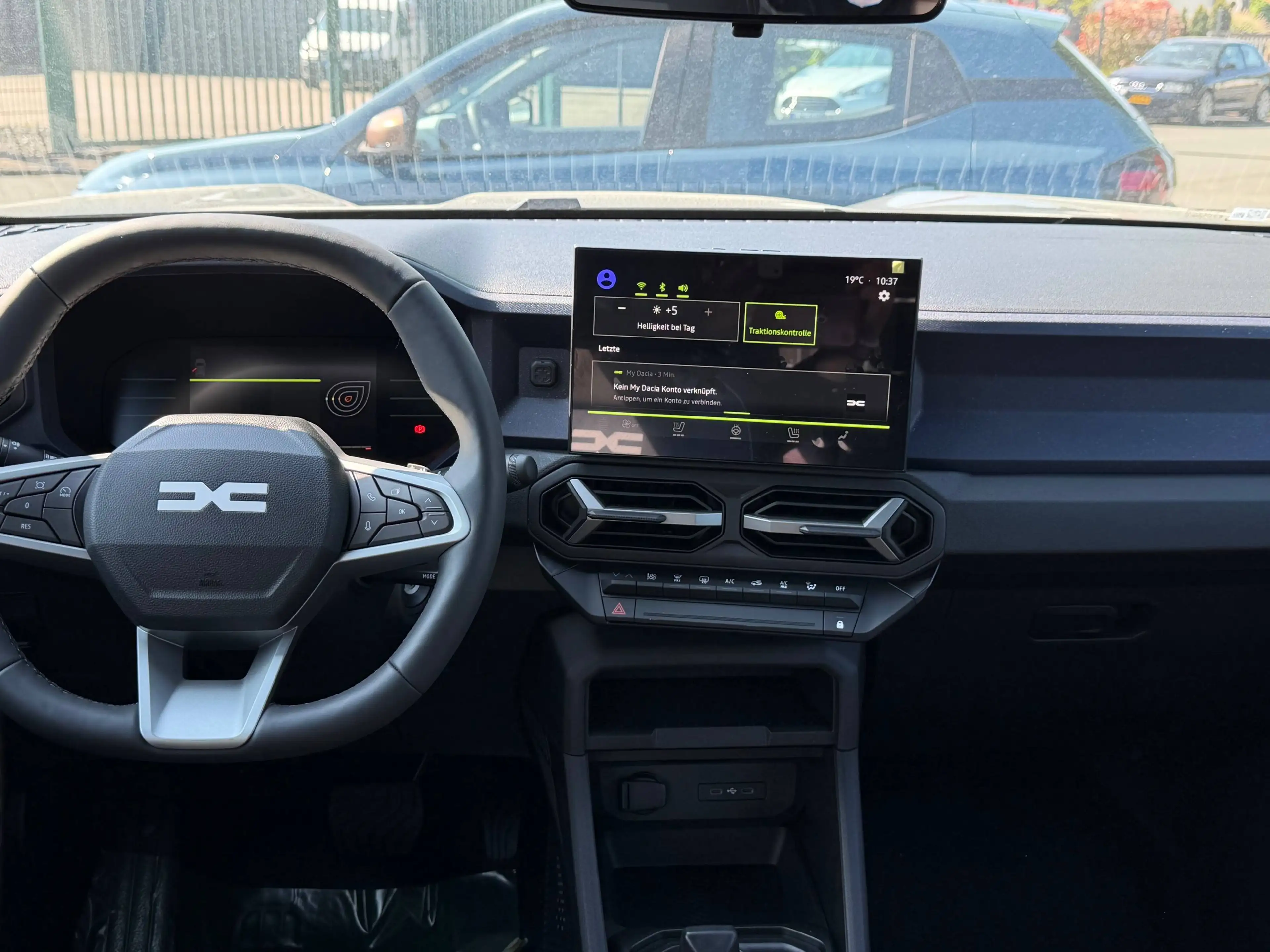 Dacia Duster ECO-G 120 Expression AUTOMATIK — photo 13