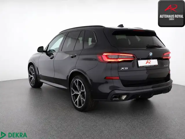 BMW X5 view 3