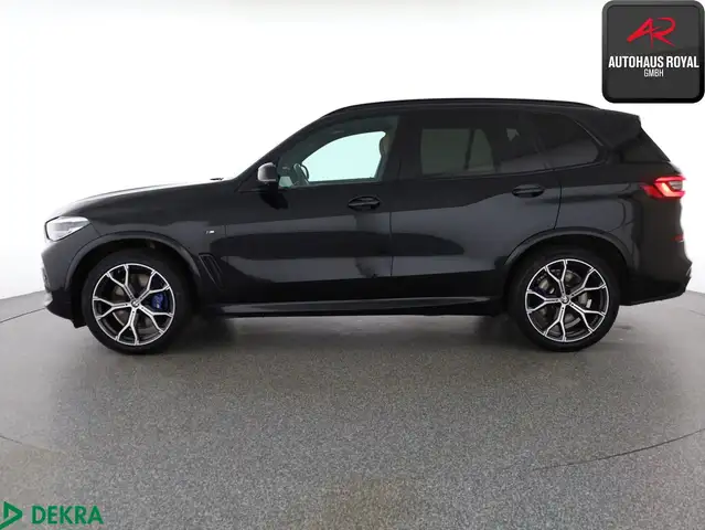 BMW X5 view 2