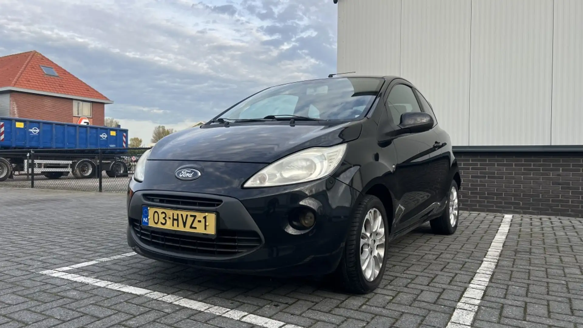 Ford Ka/Ka+ 1.2 Titanium Zwart - 1