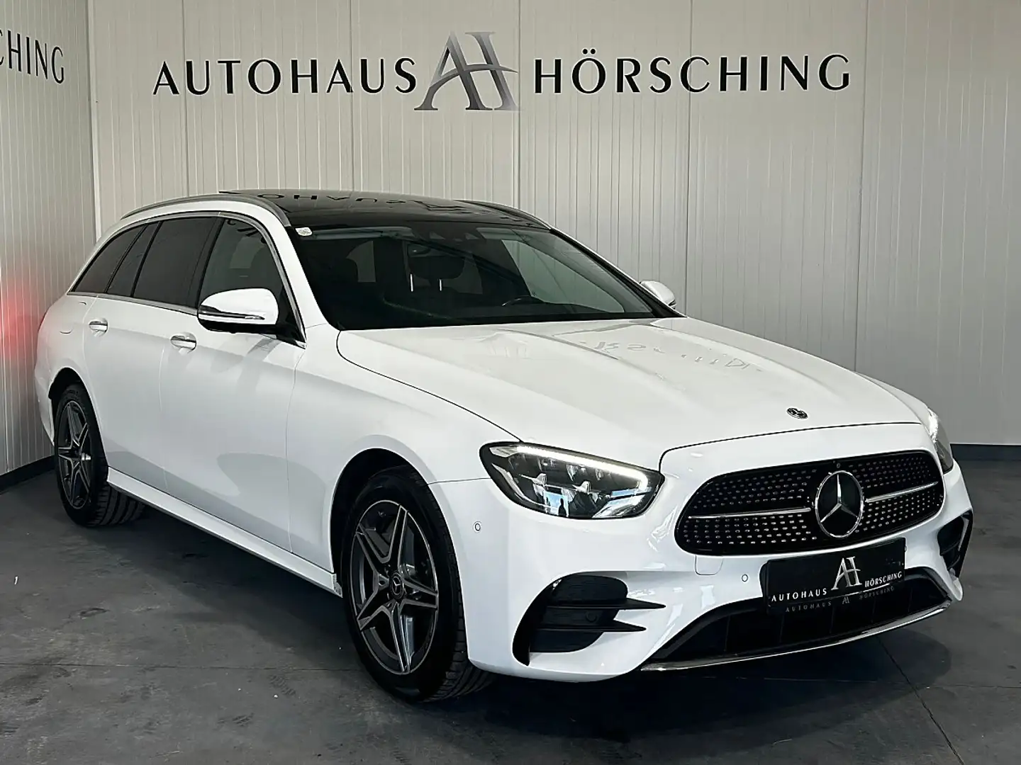 Mercedes-Benz E 300 de PHEV T 4Matic Aut.// AMG Paket//360°Kamera//... Weiß - 1