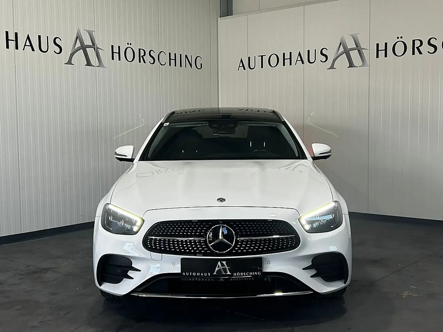 Mercedes-Benz E 300 de PHEV T 4Matic Aut.// AMG Paket//360°Kamera//... Weiß - 2