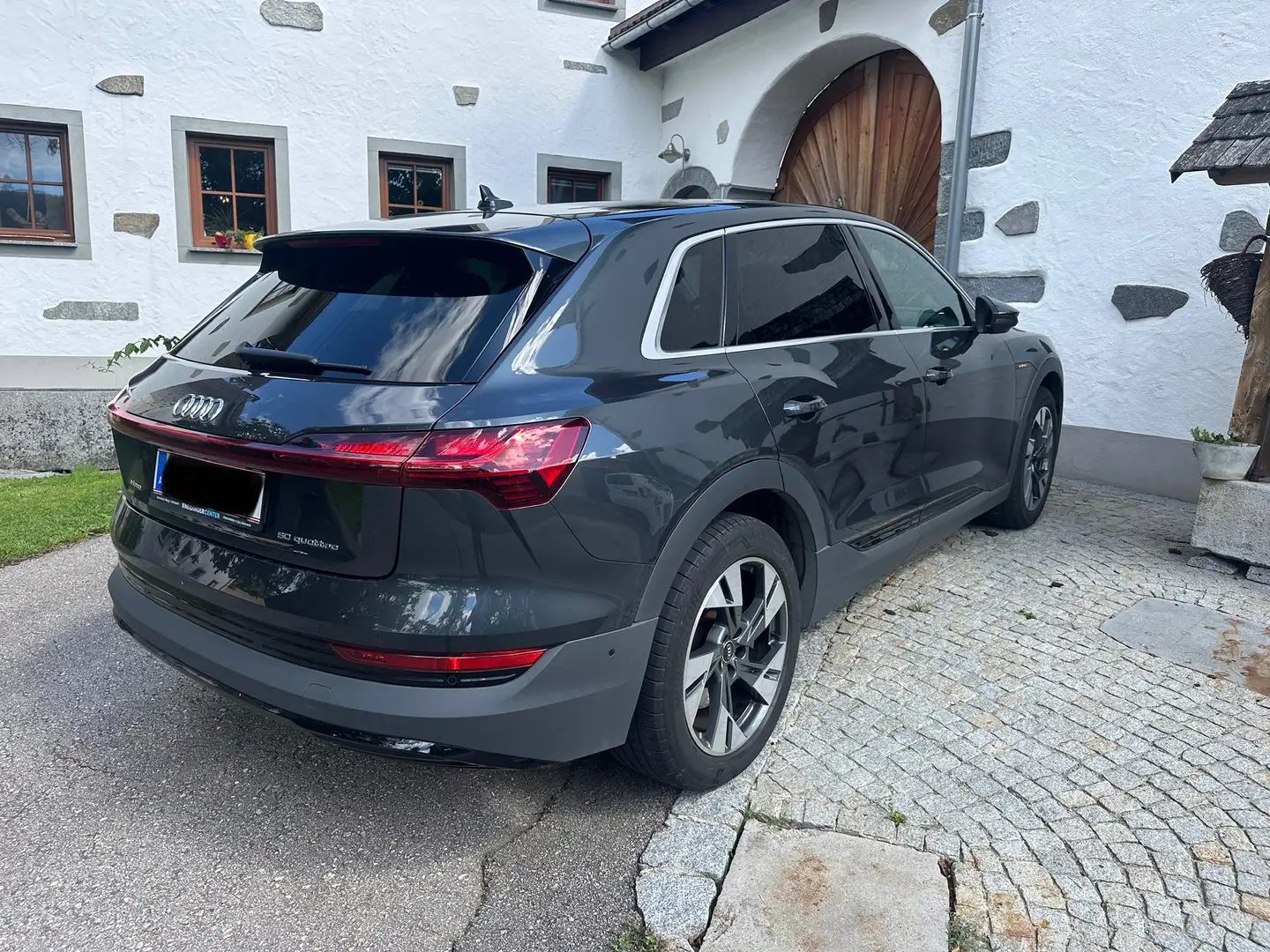 Audi e-tron 50 quattro basis Grau - 2