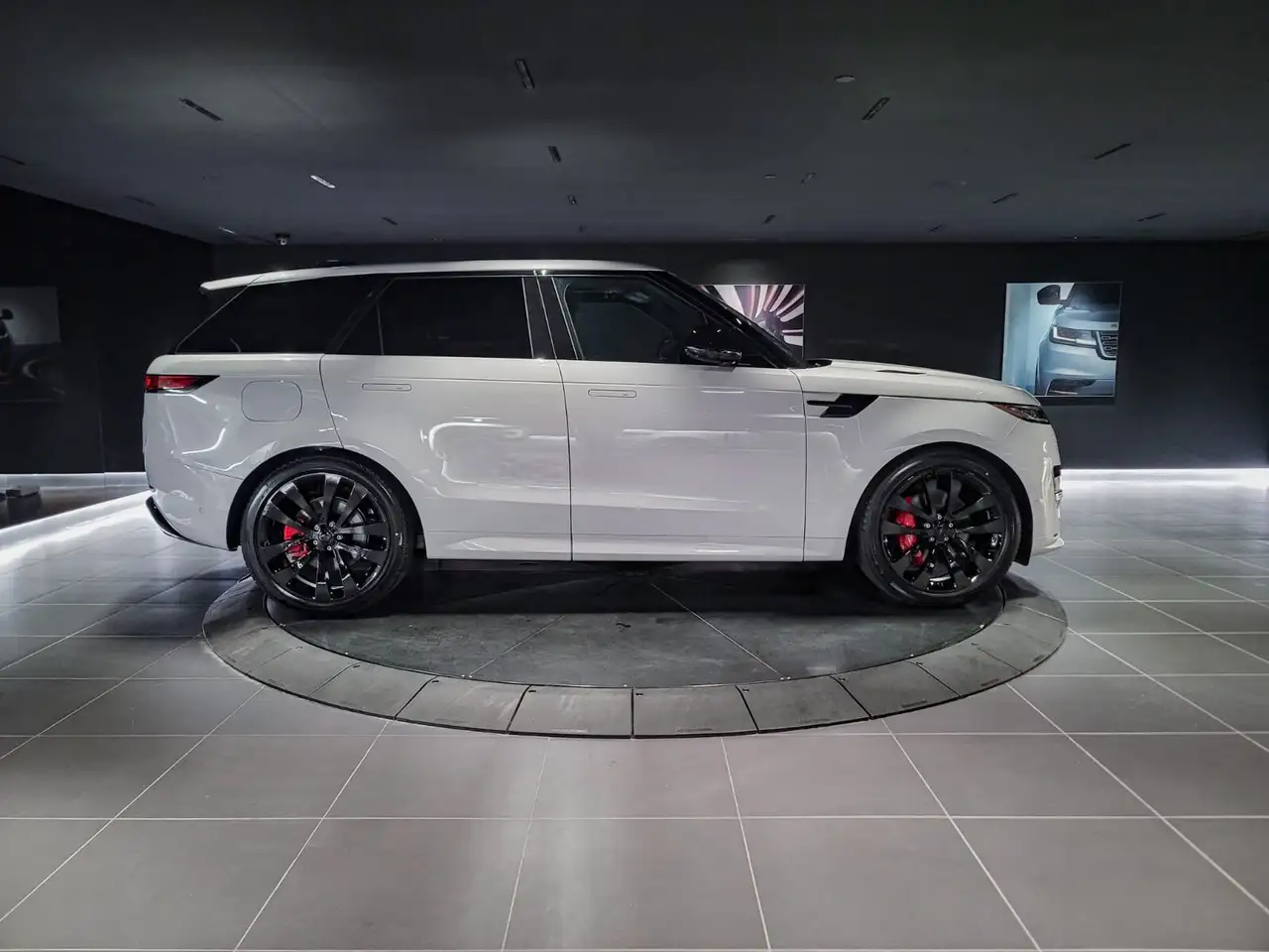 Land Rover Range Rover Sport снимка Land Rover Range Rover Sport