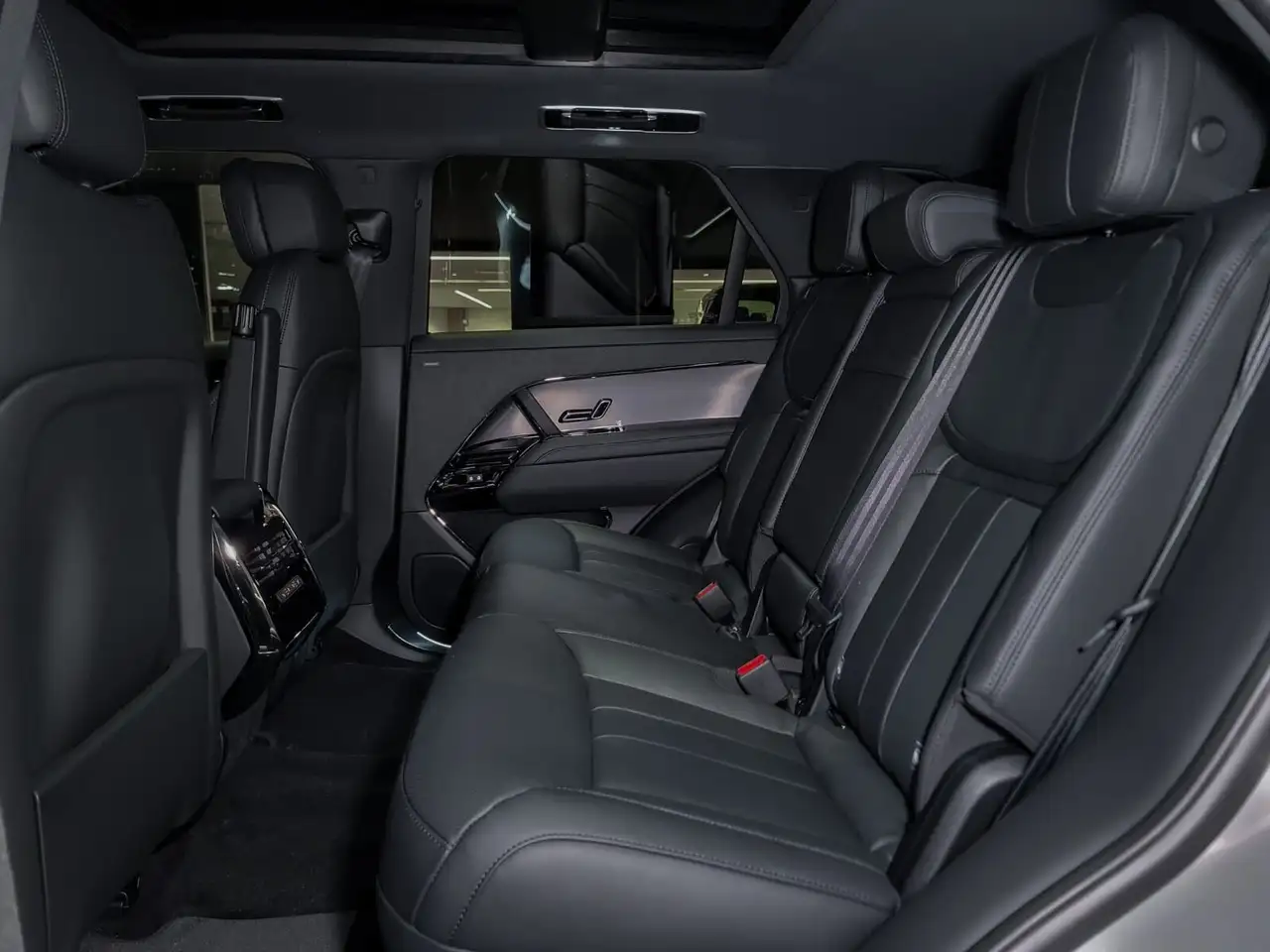 Land Rover Range Rover Sport снимка Land Rover Range Rover Sport
