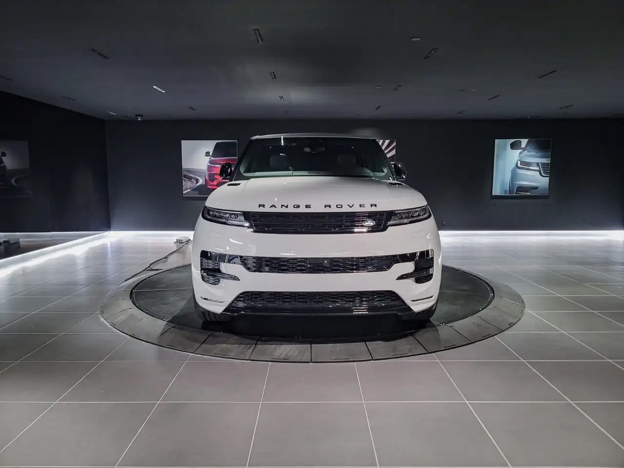 Land Rover Range Rover Sport снимка Land Rover Range Rover Sport