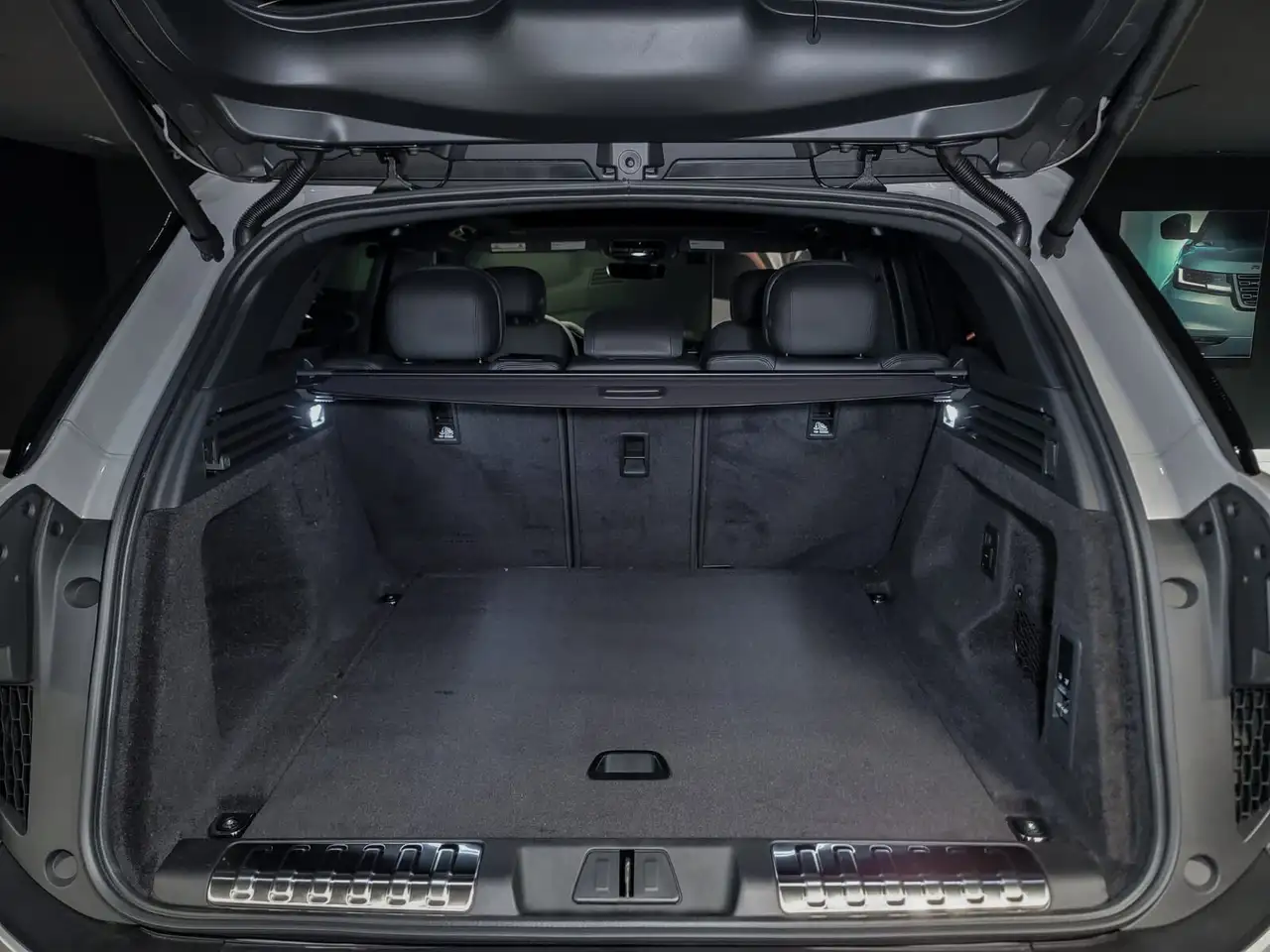 Land Rover Range Rover Sport снимка Land Rover Range Rover Sport