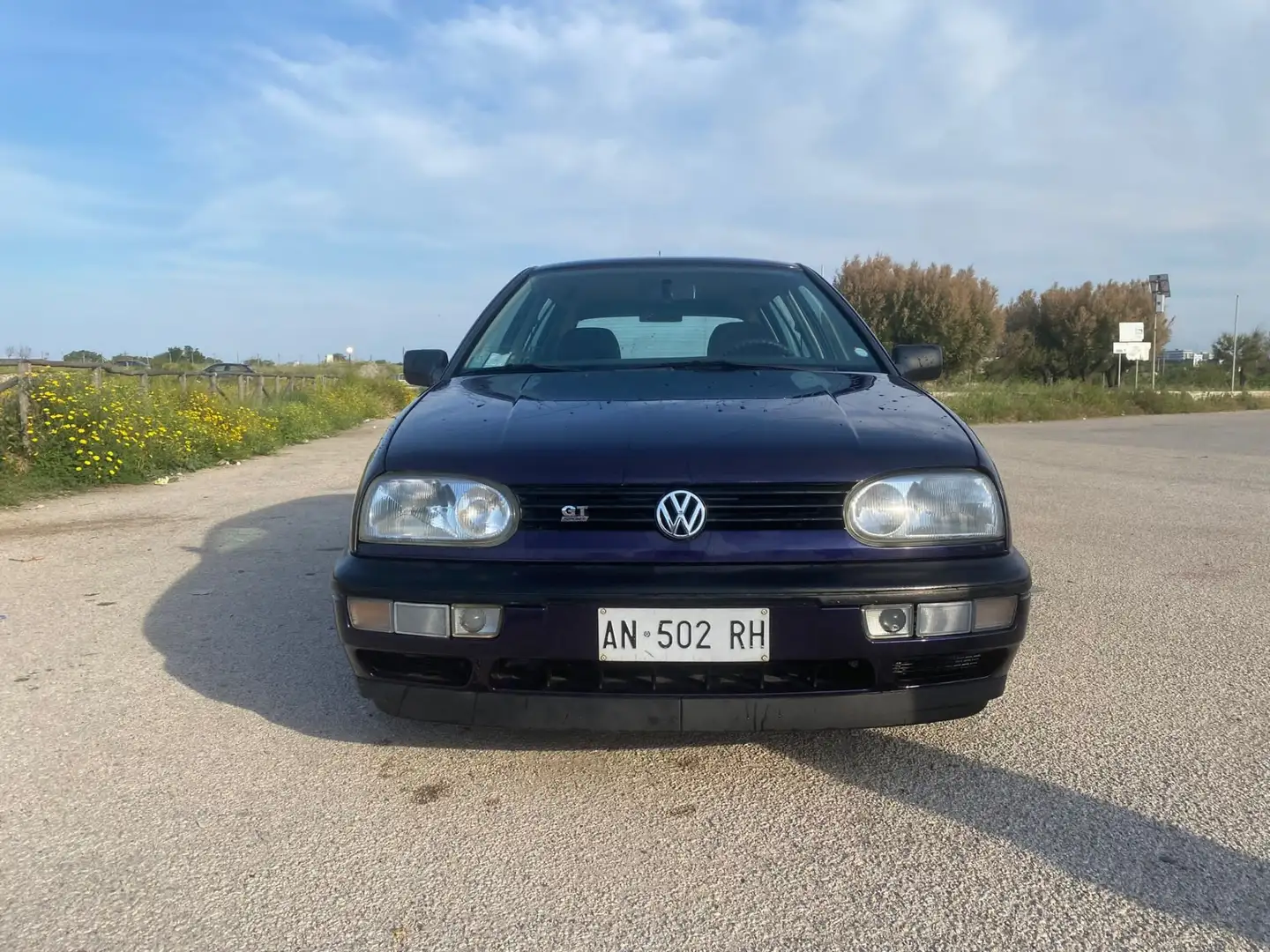 Volkswagen Golf 5p 1.6 GT Special c/2airbag,abs,AC - 2