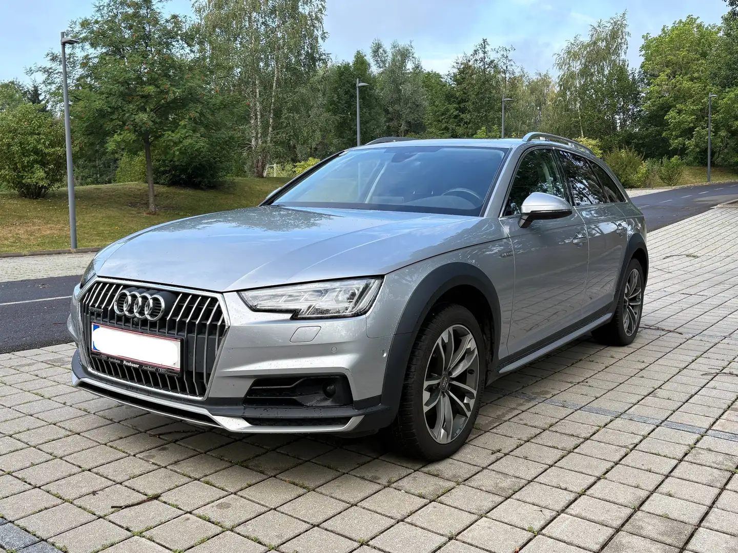 Audi A4 allroad A4 allroad 2,0 TDI quattro DPF Silber - 2