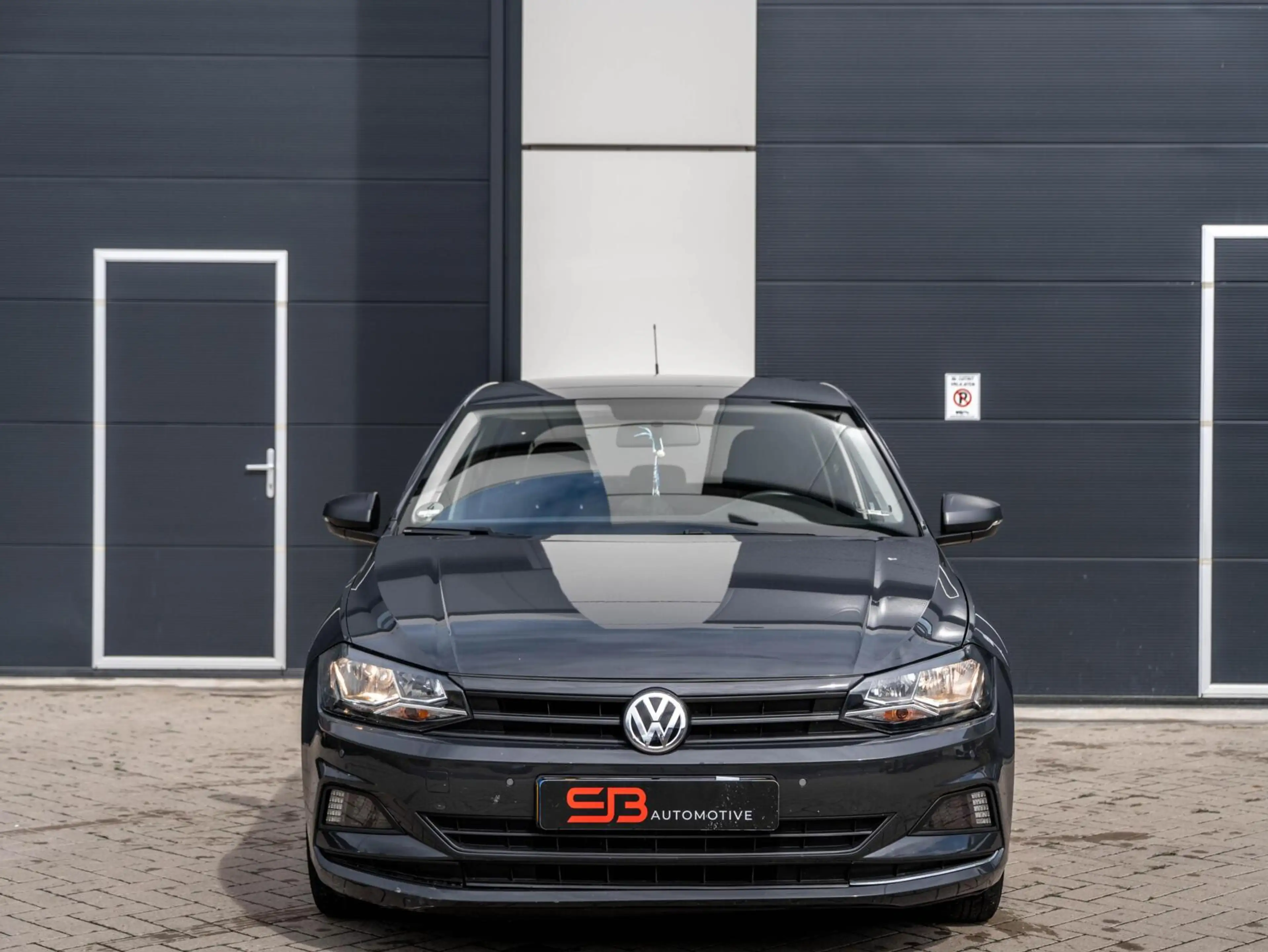 Volkswagen Polo 1.0 MPI Trendline — photo 4