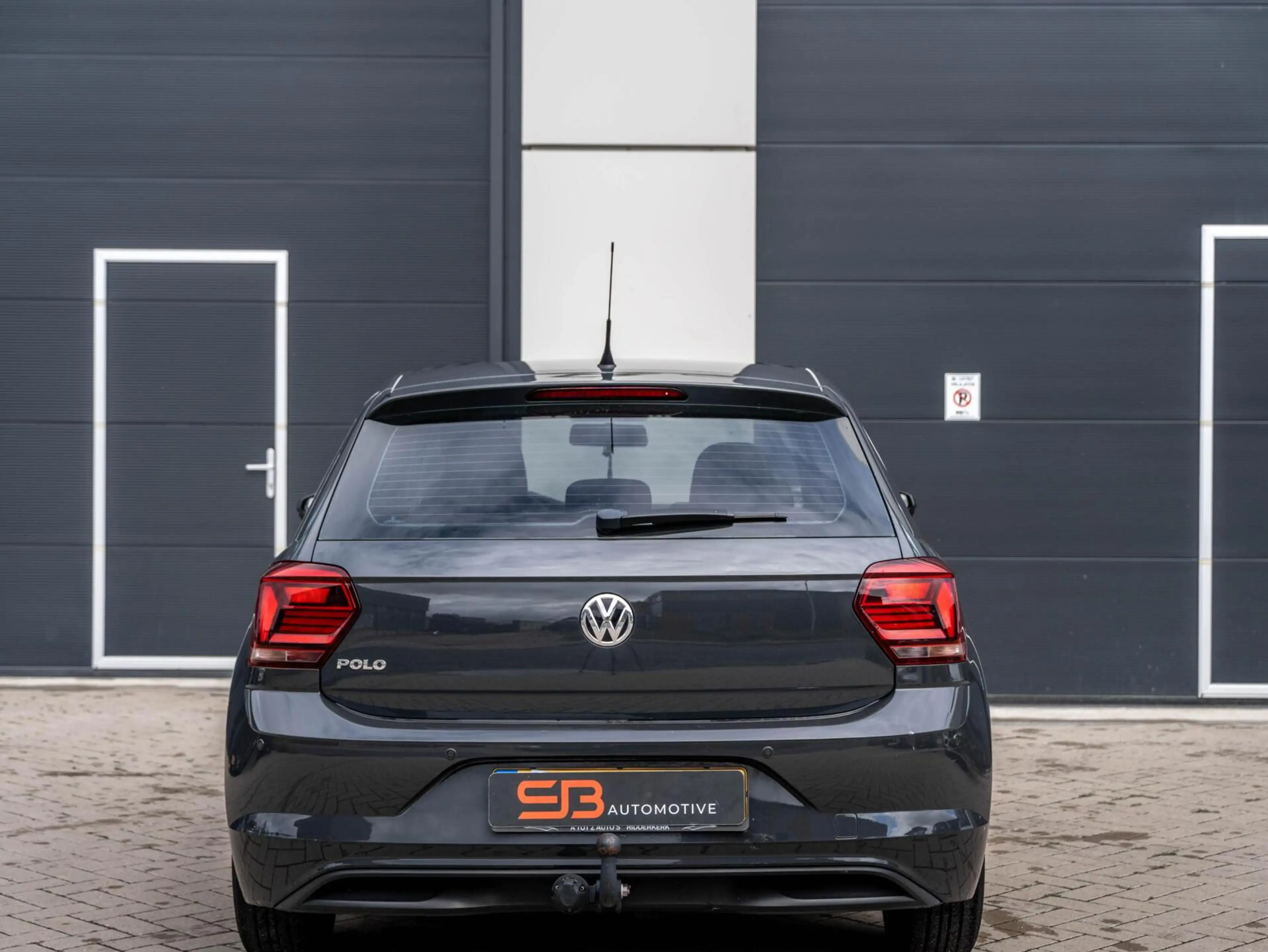Volkswagen Polo 1.0 MPI Trendline — photo 11