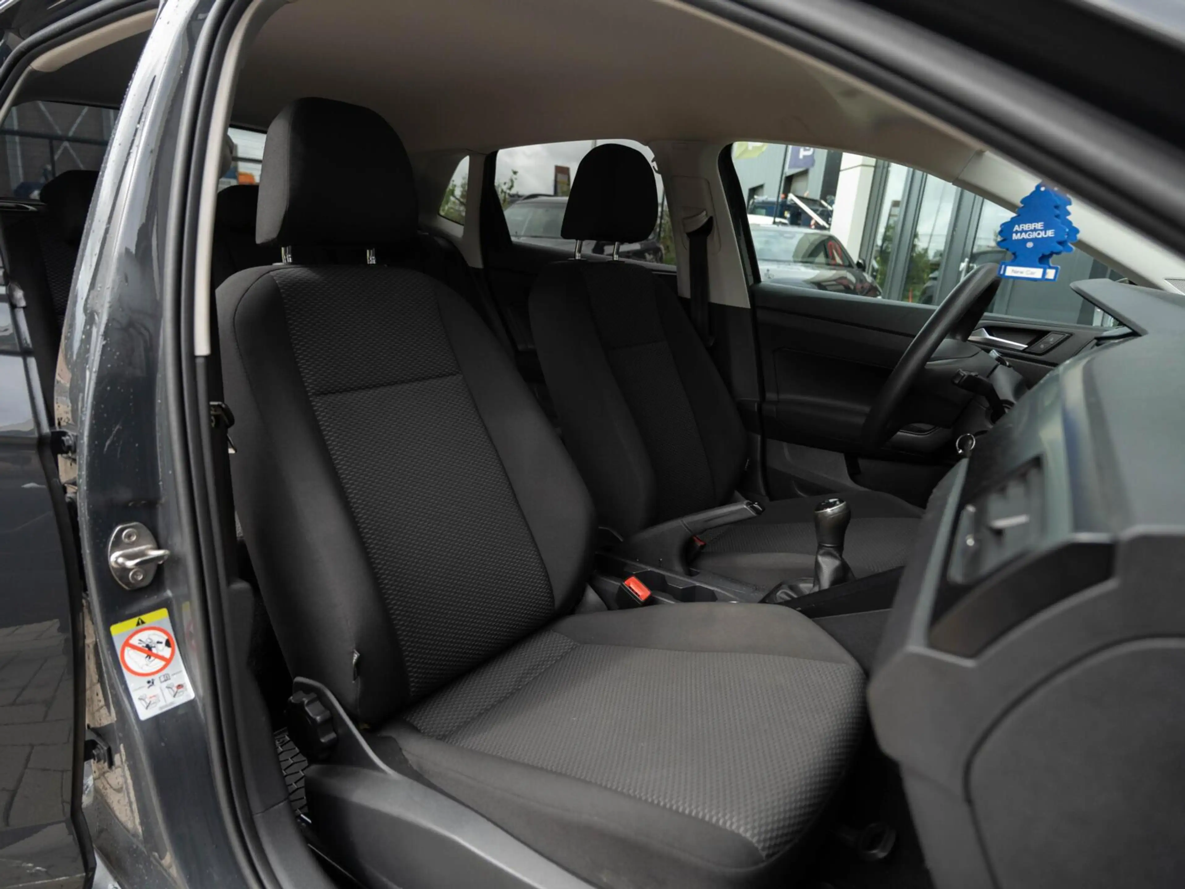Volkswagen Polo 1.0 MPI Trendline — photo 8