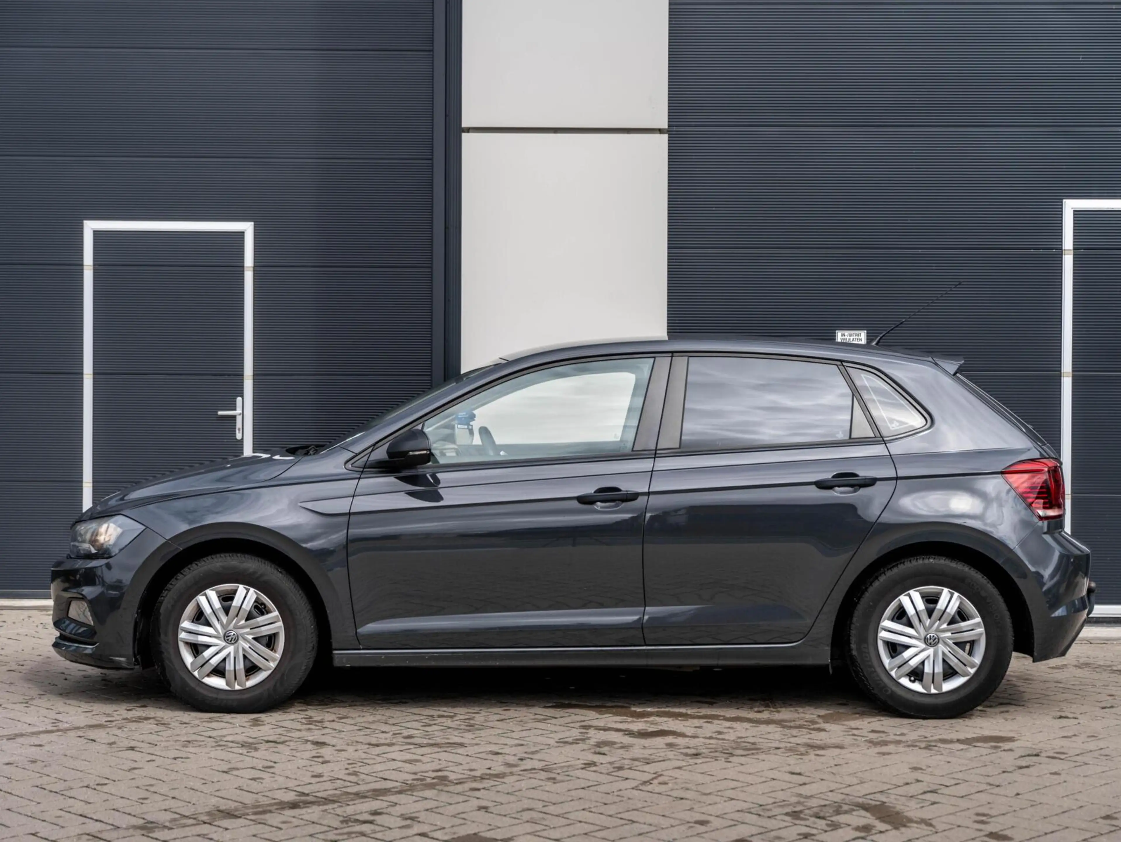 Volkswagen Polo 1.0 MPI Trendline — photo 9