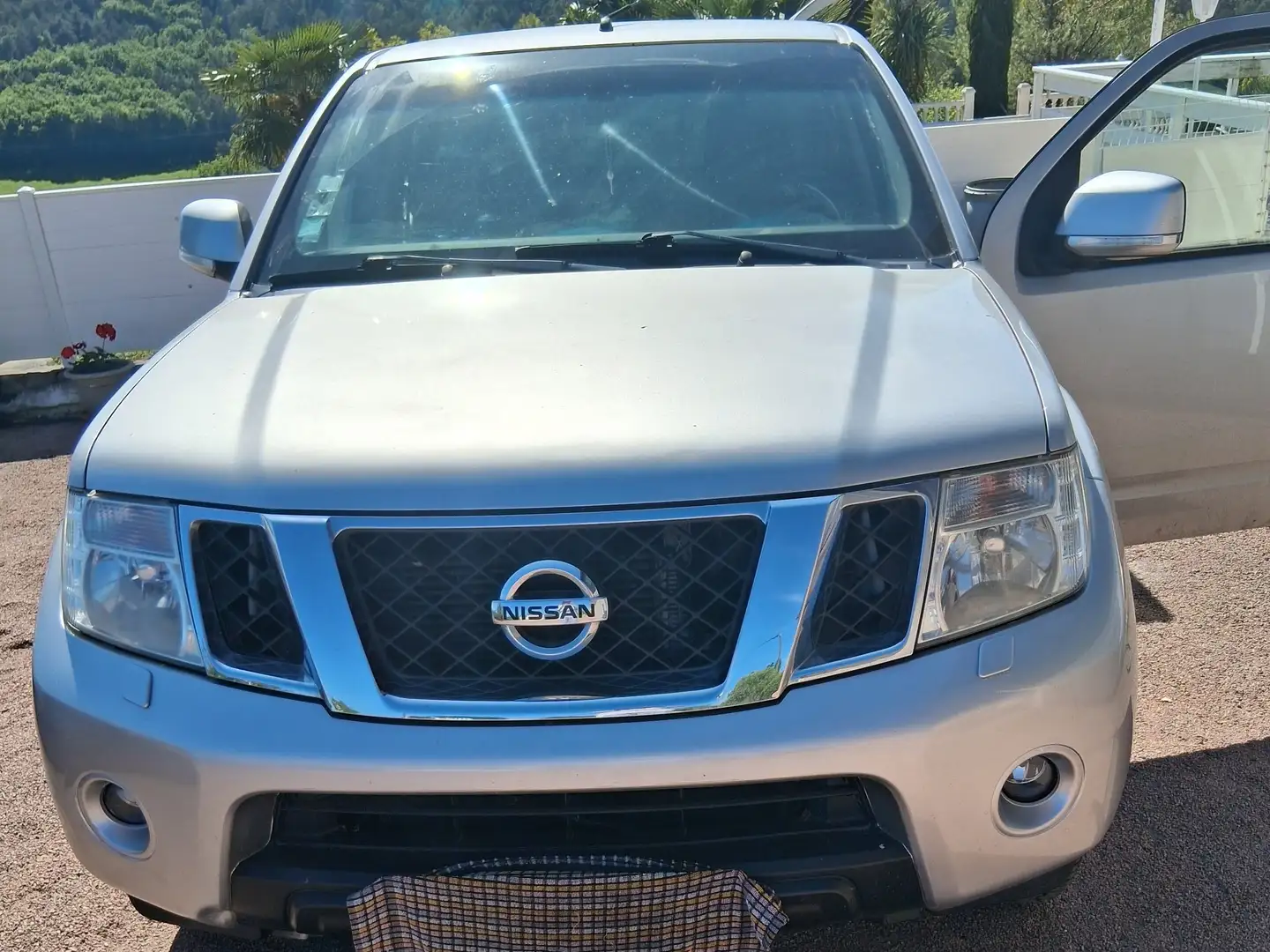 Nissan Navara Navara 2.5 dCi 190 Double Cab LE A Gris - 1