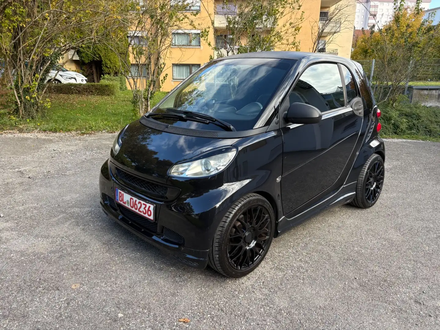 smart forTwo fortwo coupe Micro Hybrid Drive 45kW Schwarz - 1