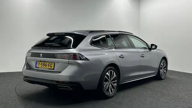Peugeot 508 SW view 2