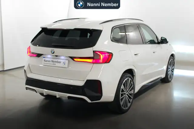 BMW X1 view 3