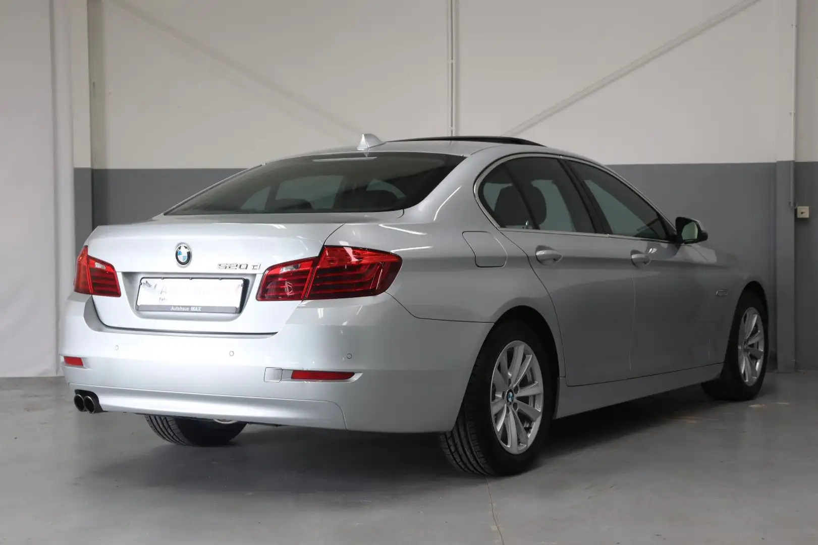 BMW 520 d~SZH~PDC~MFL~Schiebedach~Tempomat~ Plateado - 2