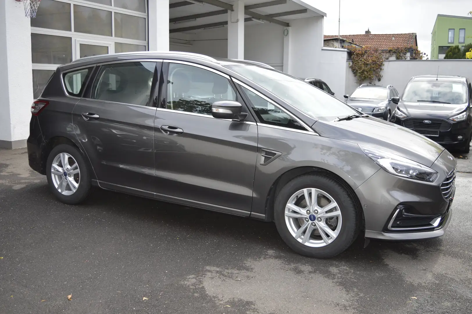 Ford S-Max Titanium*Auto*Leder*LED*CAM*STHZG*AHK*7 Sitzer* Grau - 1