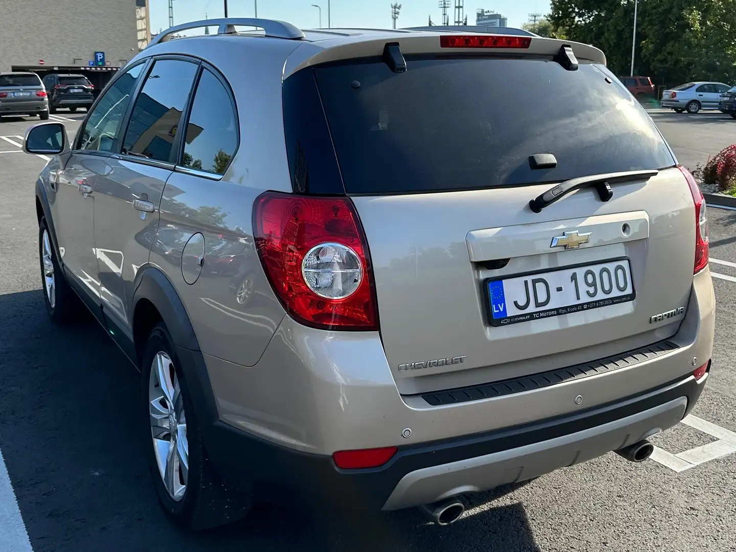Chevrolet Captiva Captiva 2.4 4WD 7 Sitzer Automatik LT Beige - 2