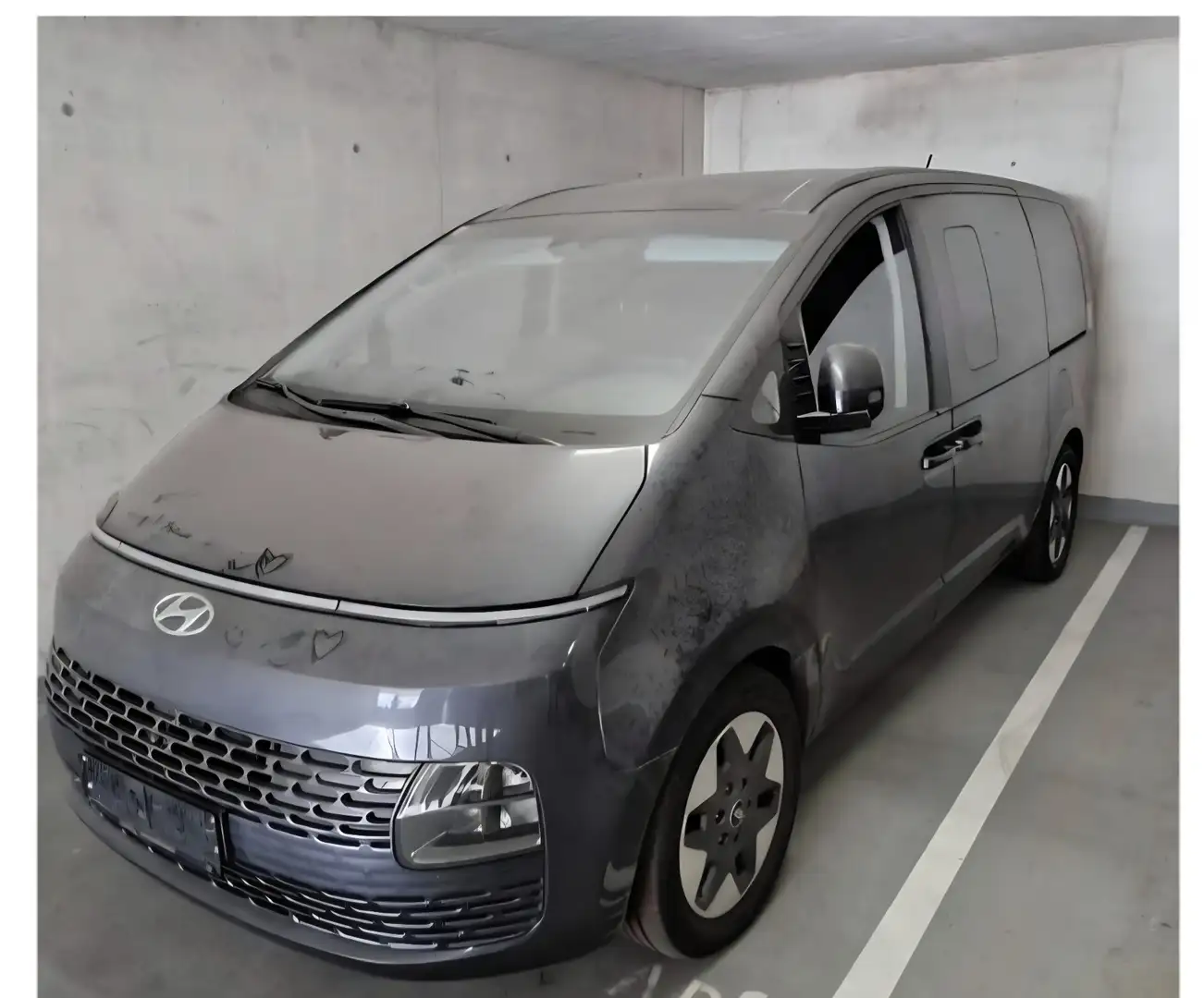 Hyundai STARIA 2.2 CRDi Allrad Signature - 1