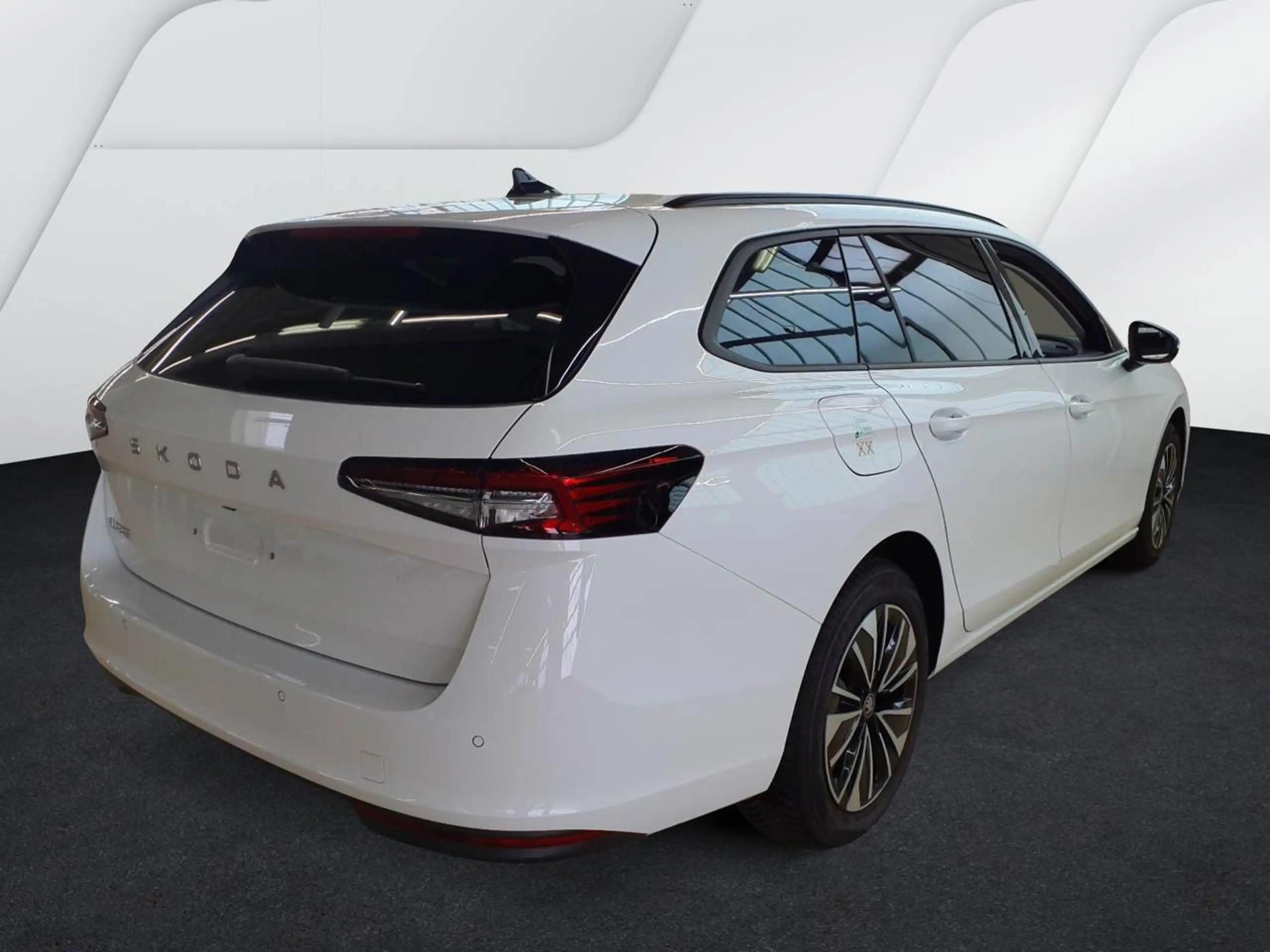 Skoda Superb Combi 2.0TDI DSG Selection AHK Matrix Nav — photo 4