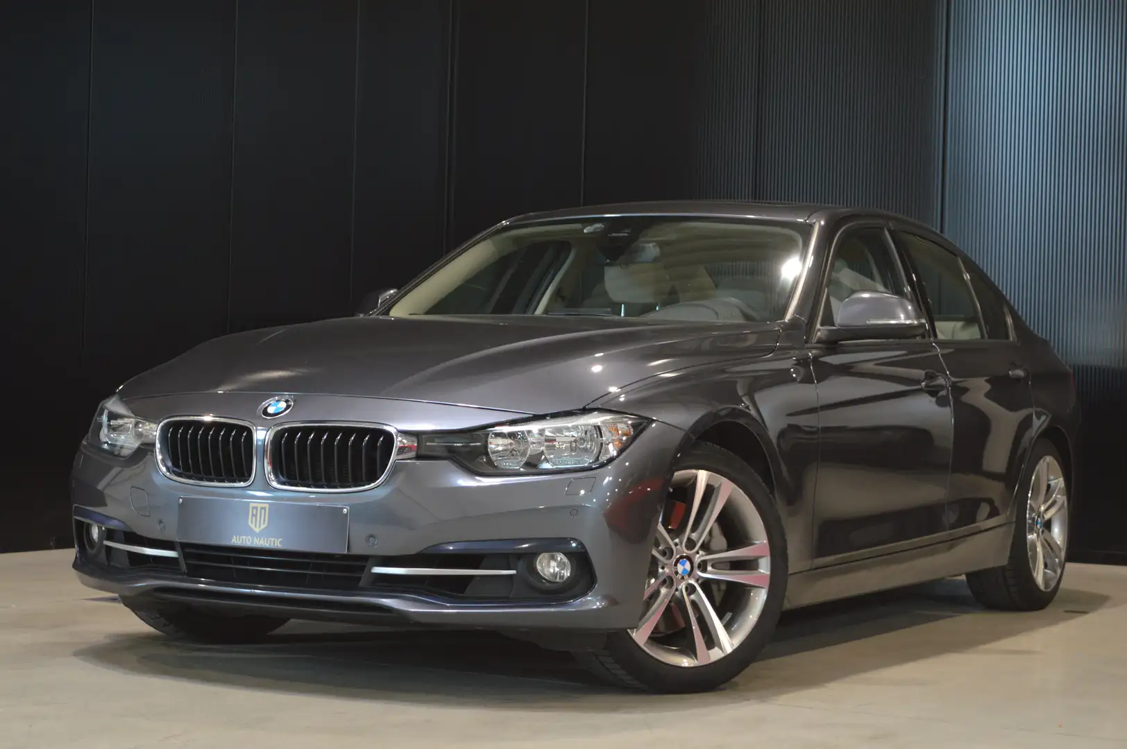 BMW 340 i Berline 1 HAND - Top condition - BMW history Grijs - 1