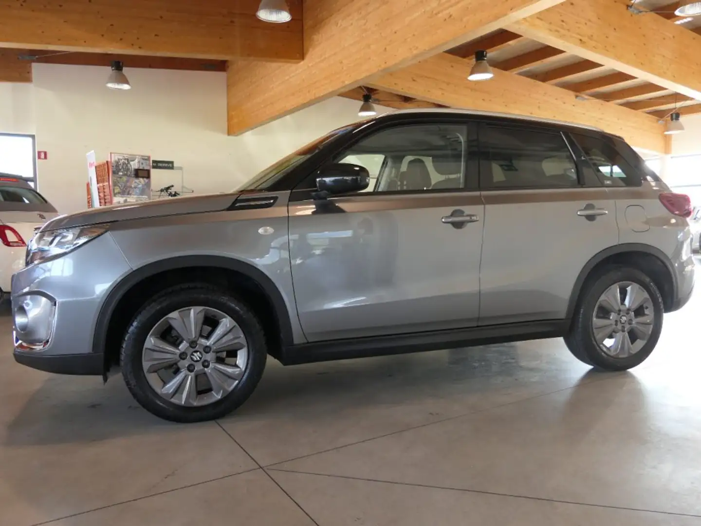 Suzuki Vitara 1.4 Hybrid A/T 4WD AllGrip Starview Grijs - 2