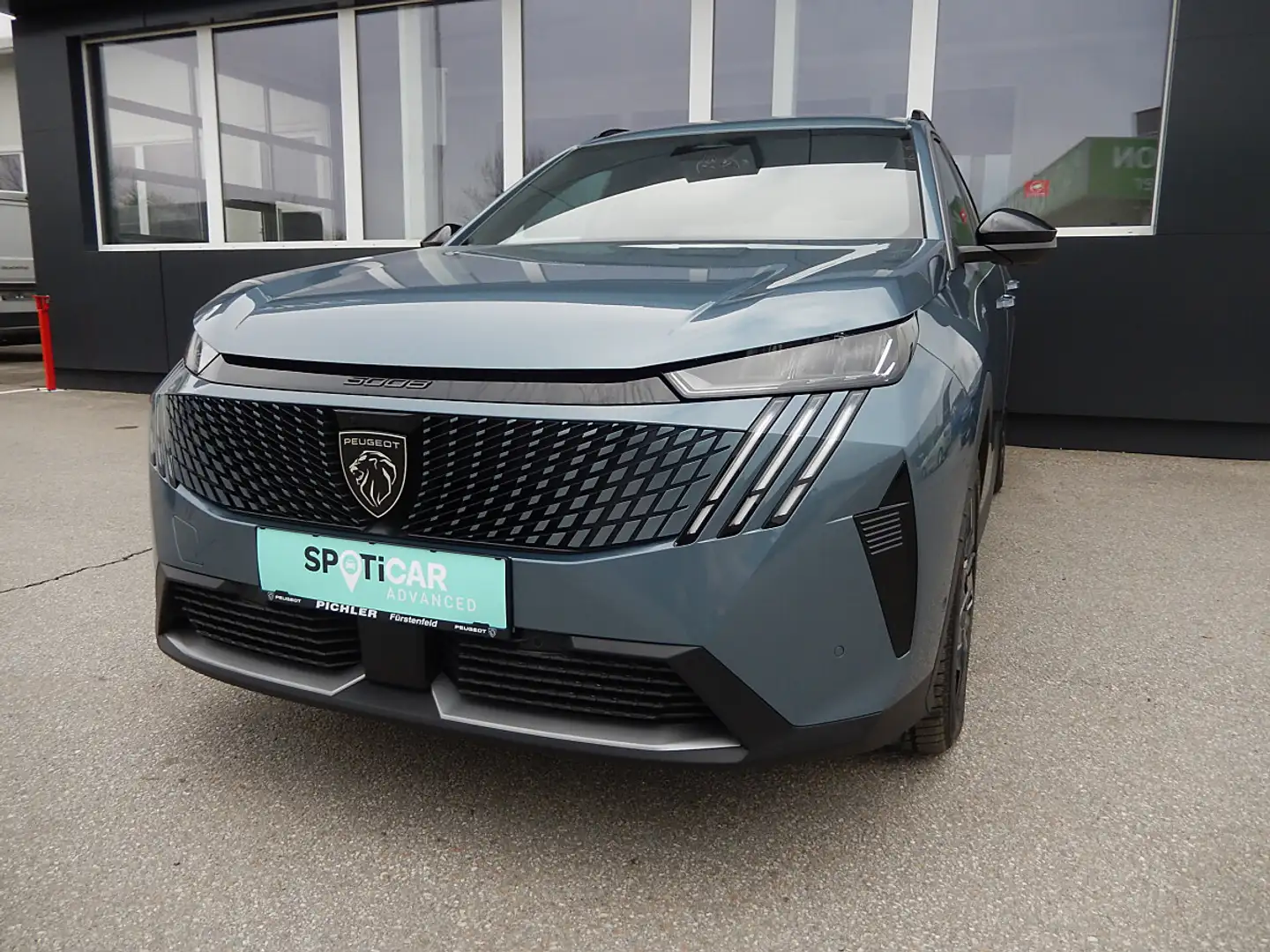 Peugeot 5008 mHEV Allure 145 e-DCS6 Aut. Blau - 1