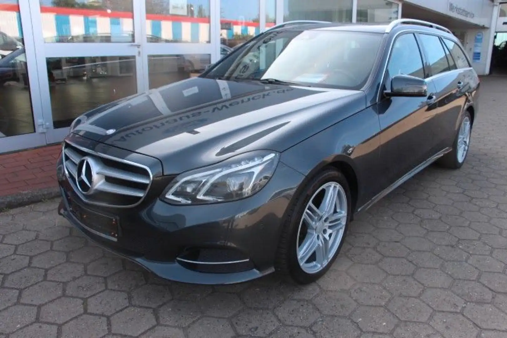 Mercedes-Benz E 220 CDI BlueEfficiency*AUTOMATIK*LEDER*NAVI* Grau - 2