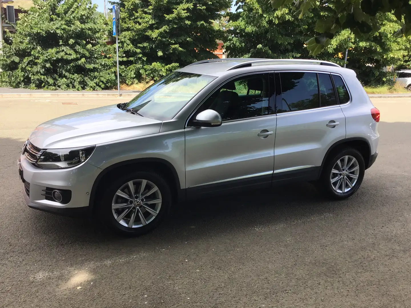 Volkswagen Tiguan 2.0 tdi bm Sport&Style 140cv Plateado - 1