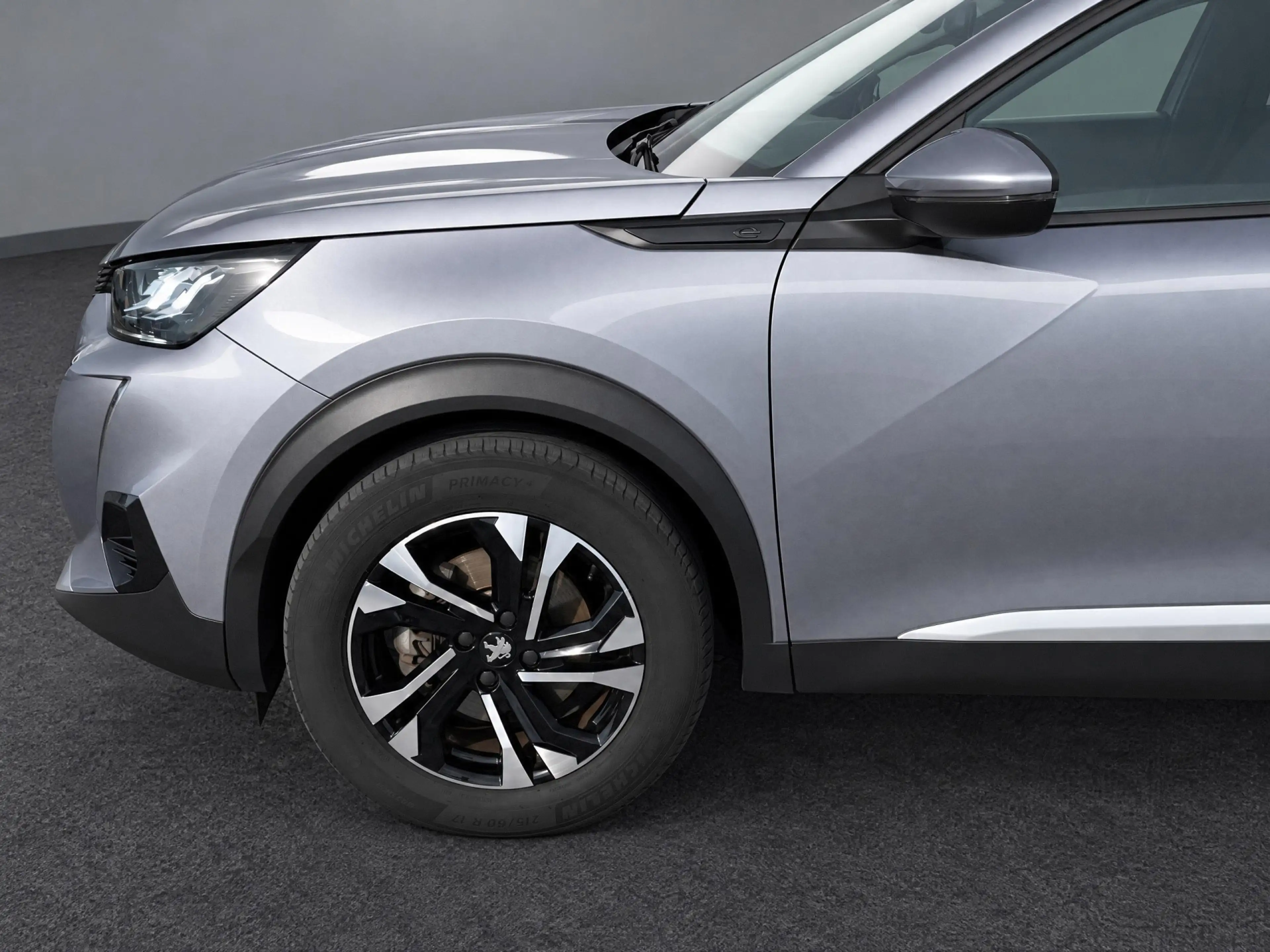 Peugeot e-2008 EV Allure Pack 50 kWh — photo 11