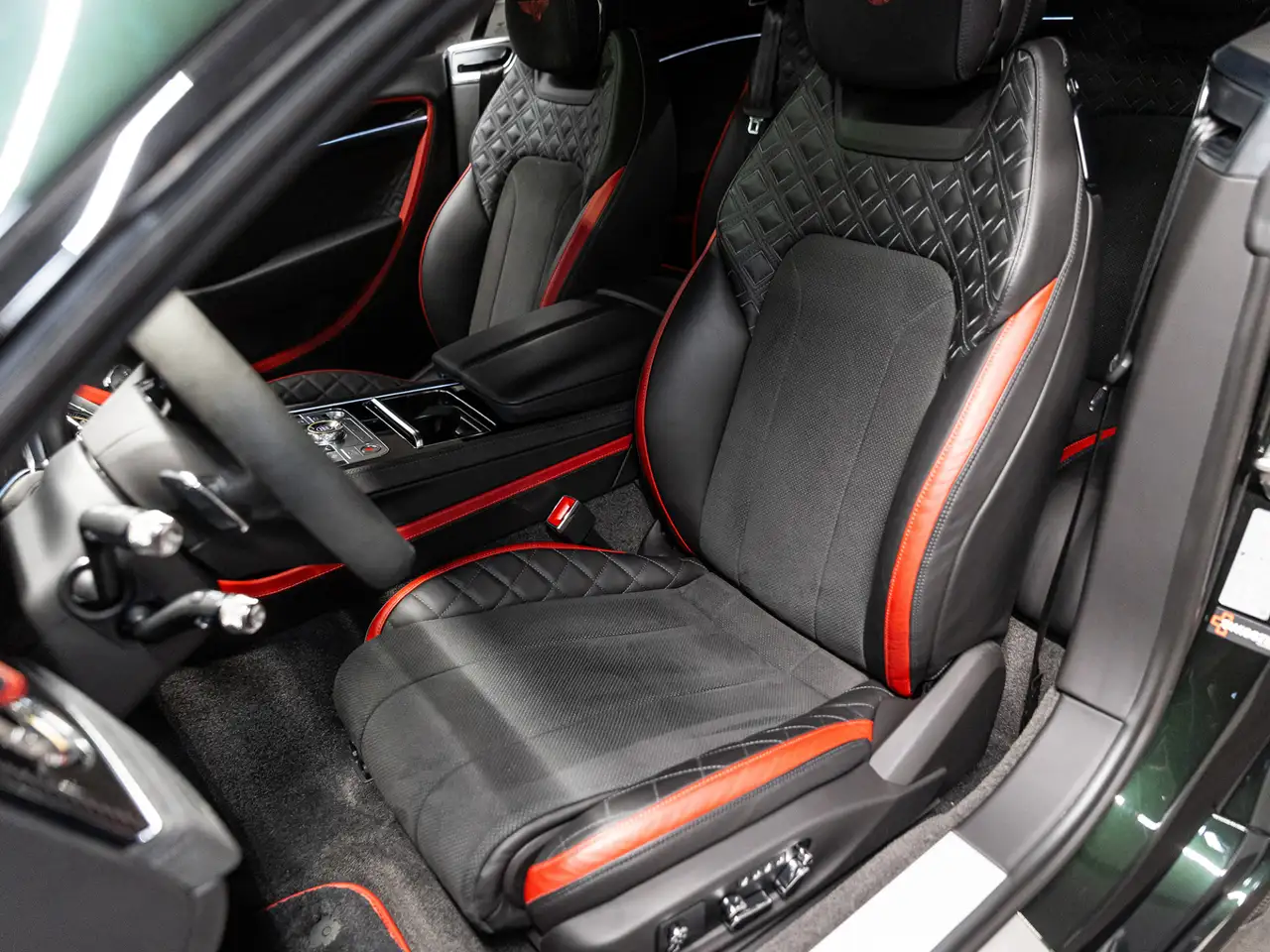 Bentley Continental GT 2023 — фото 13