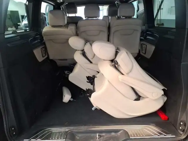 Mercedes-Benz V-Class view 11